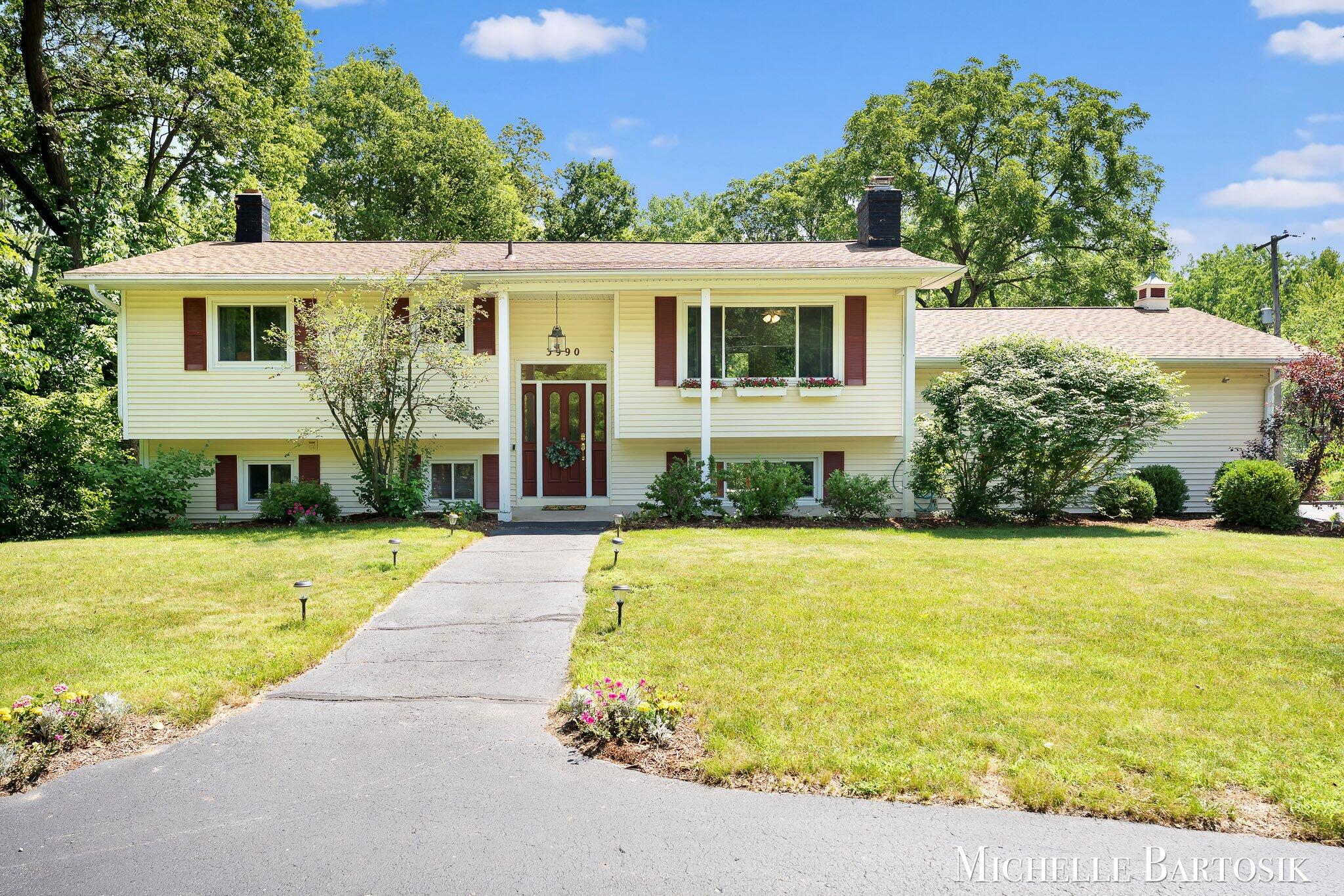 3990 Grand River Drive NE