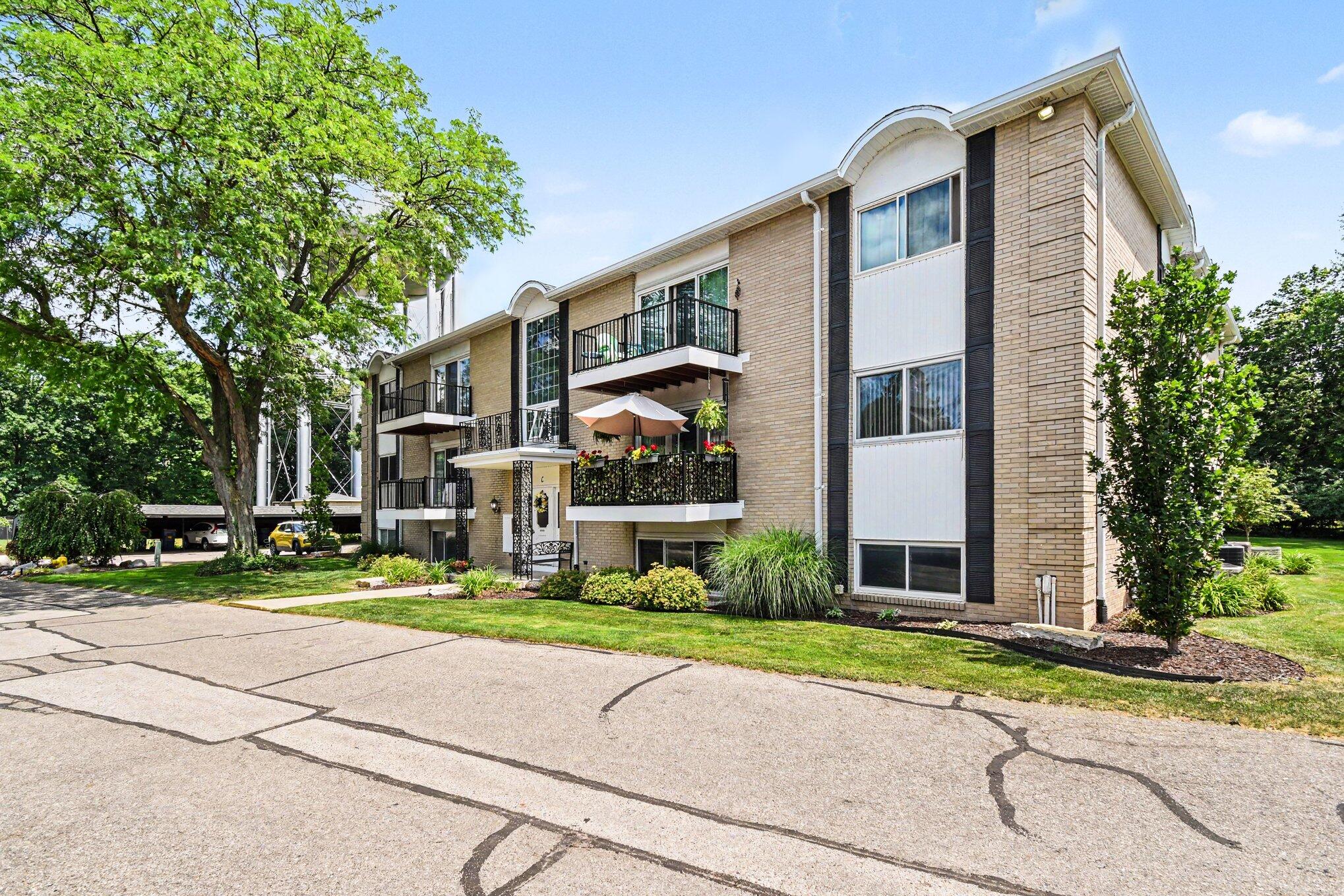 2759 Leonard Street NW Unit: C1
