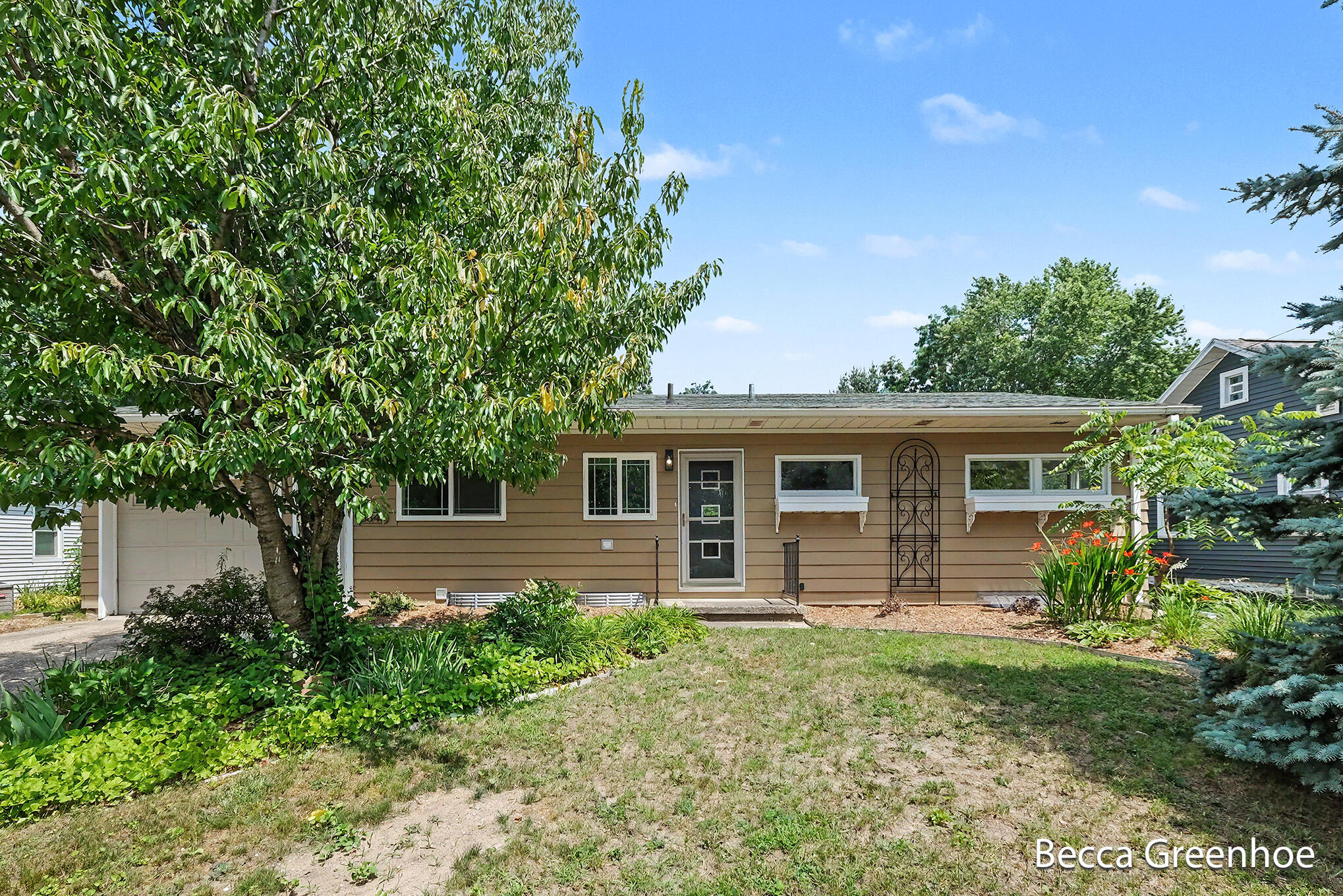 3840 Williamson Avenue NE