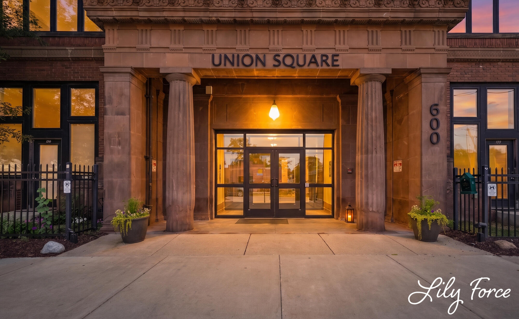 600 Broadway Avenue NW Building: 43 Unit: 208