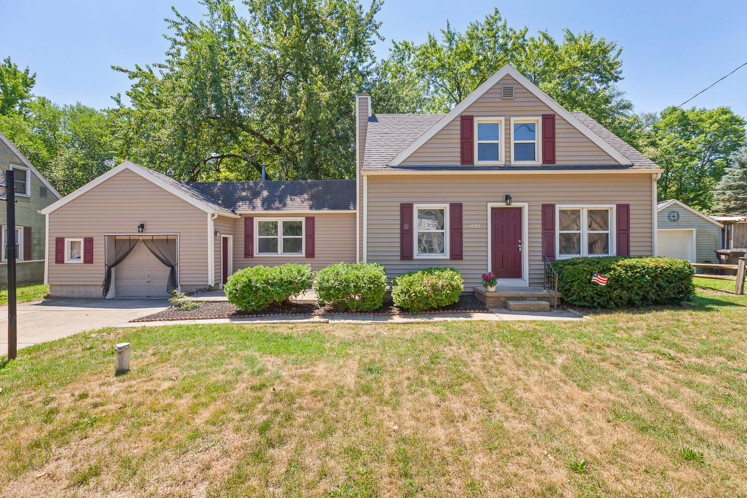 1055 Loren Road