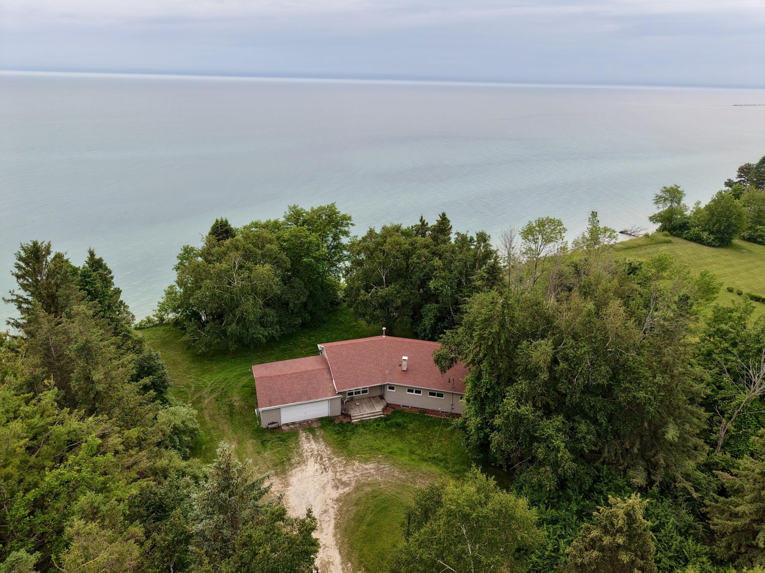 4771 S Lakeshore Drive