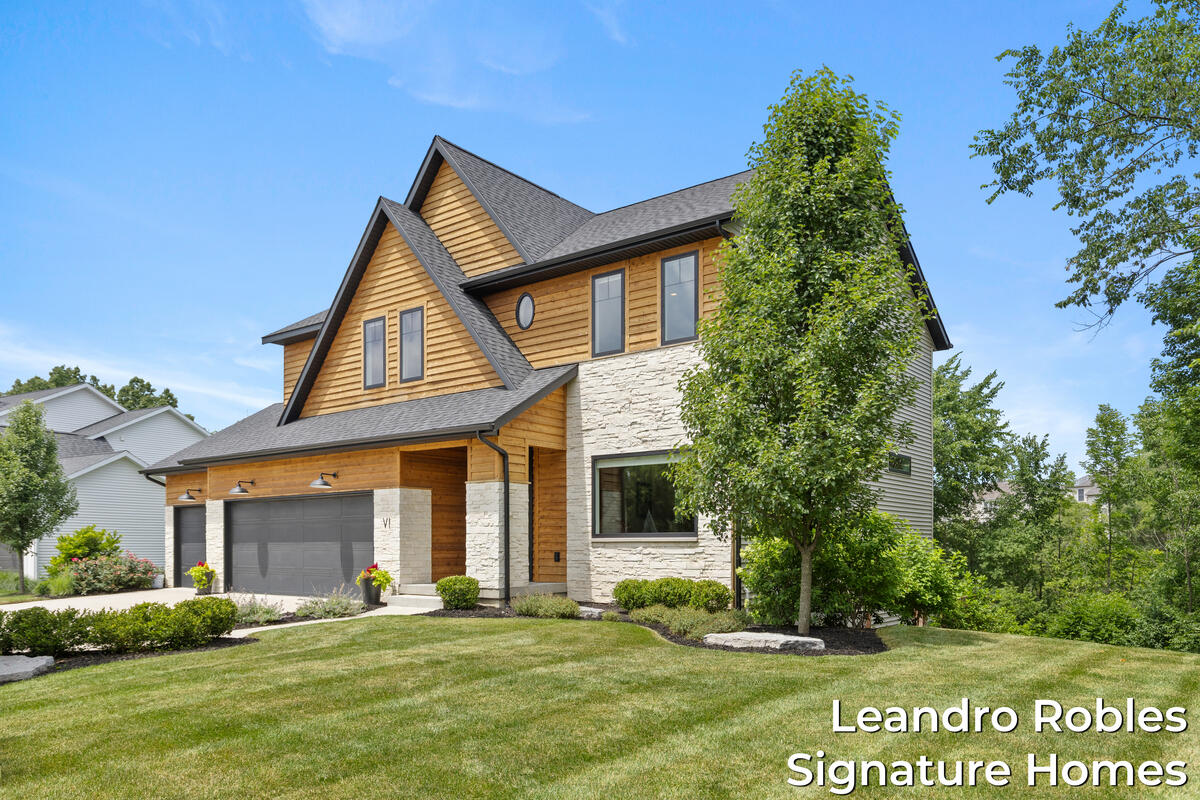 6 Fox Point Court NE
