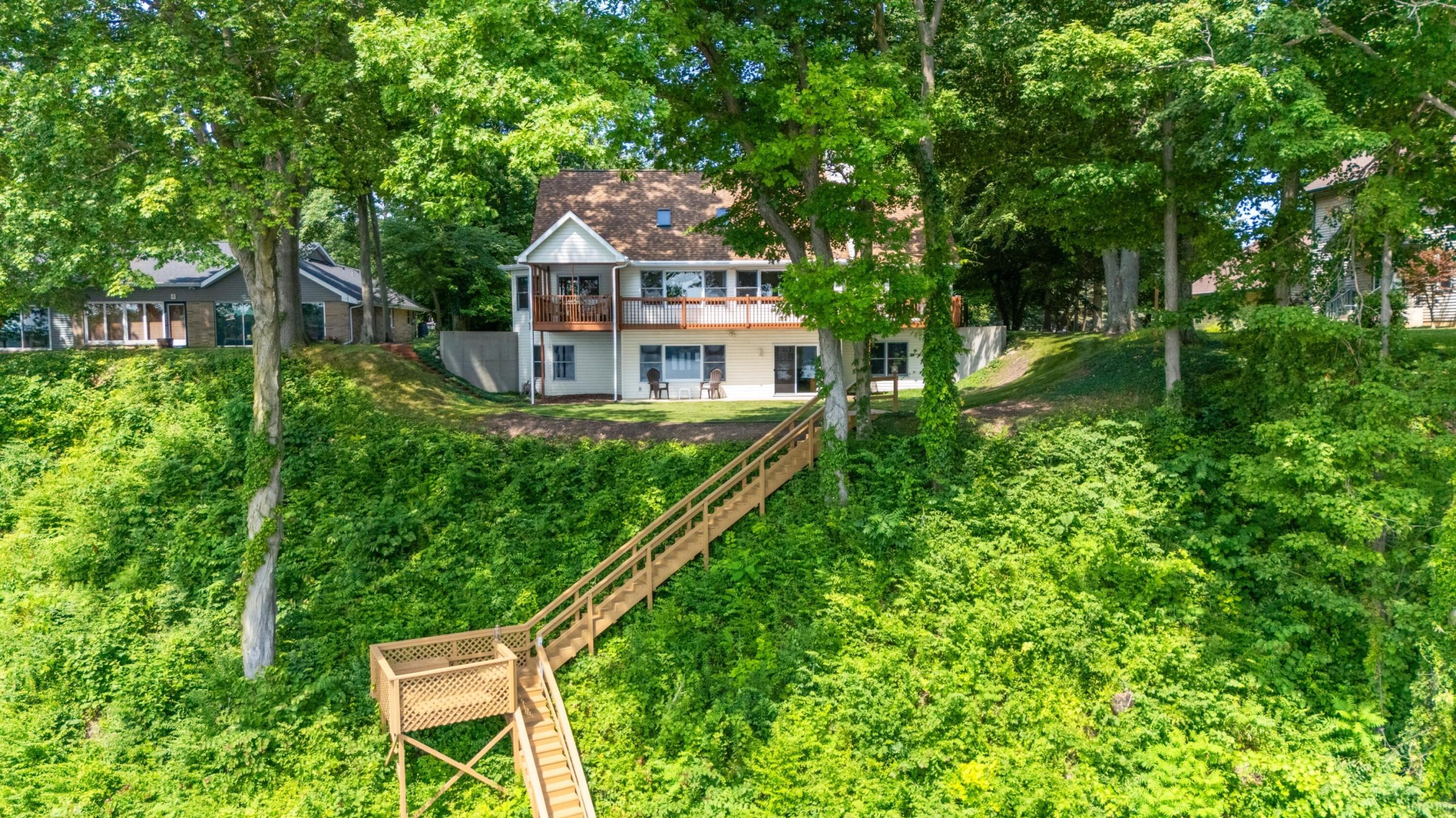 9895 Lakeview Drive