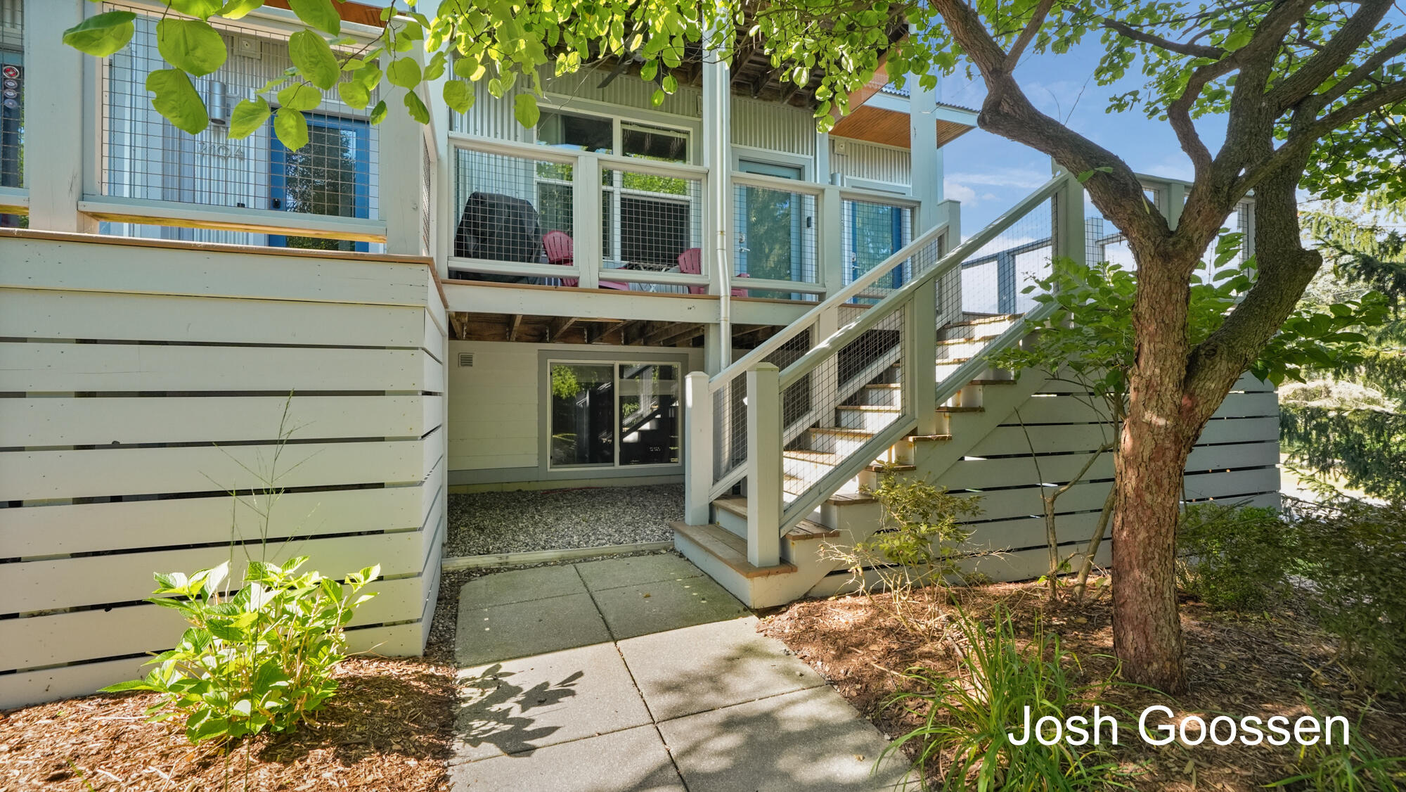 2106 Celadon Drive NE Building: L Unit: 34
