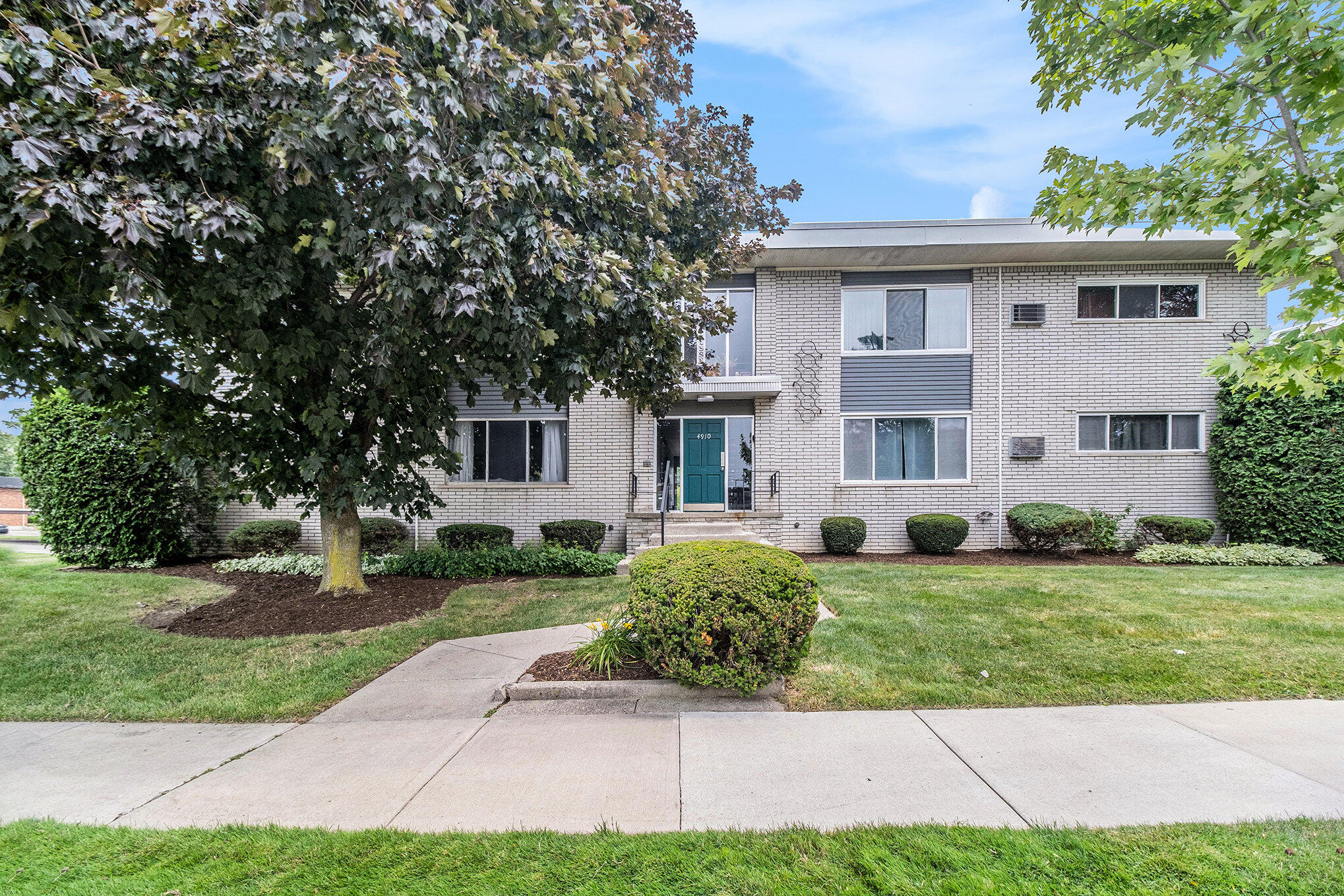 4910 Briarwood Avenue Unit: A3