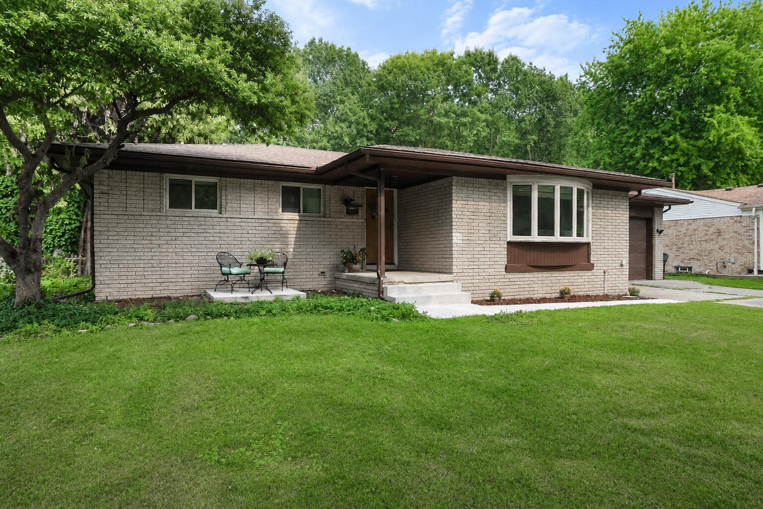 53284 Wolf Drive