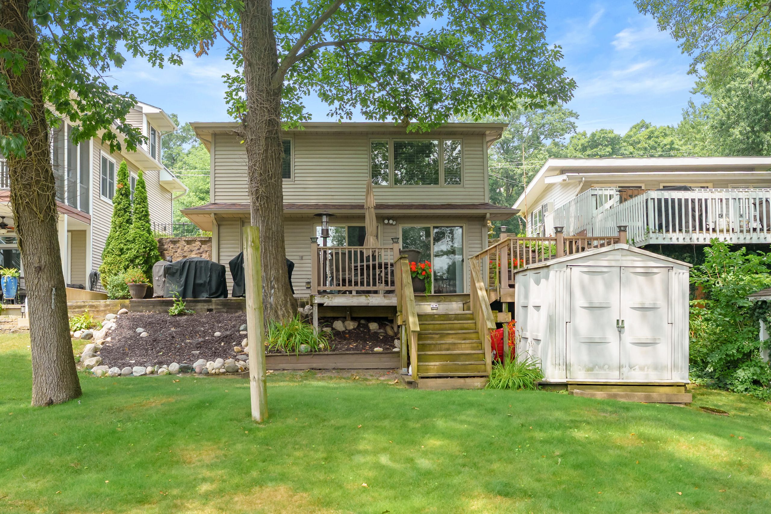 92709 Gravel Lake Drive