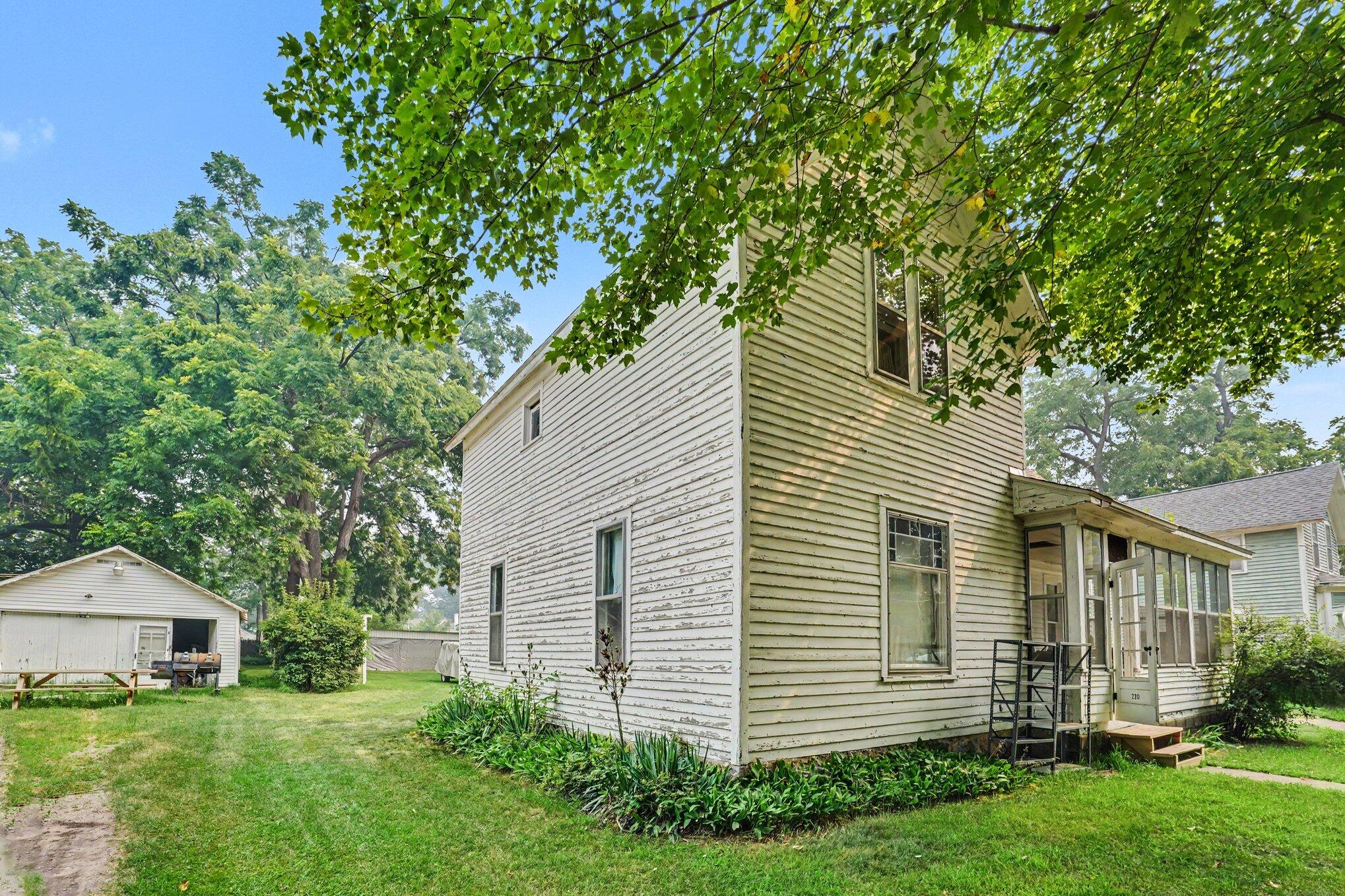 220 Cora Street