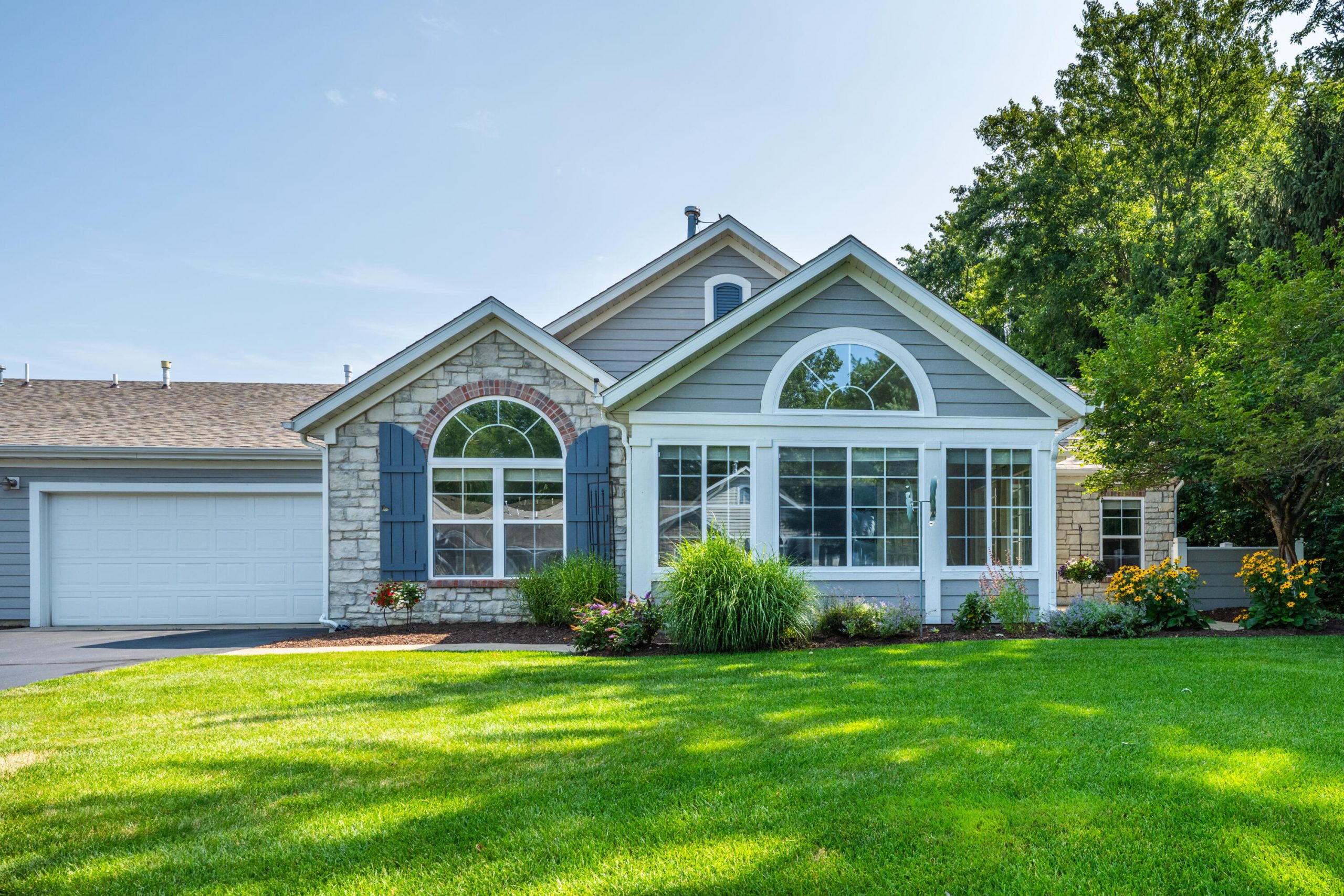2822 Villa Lane