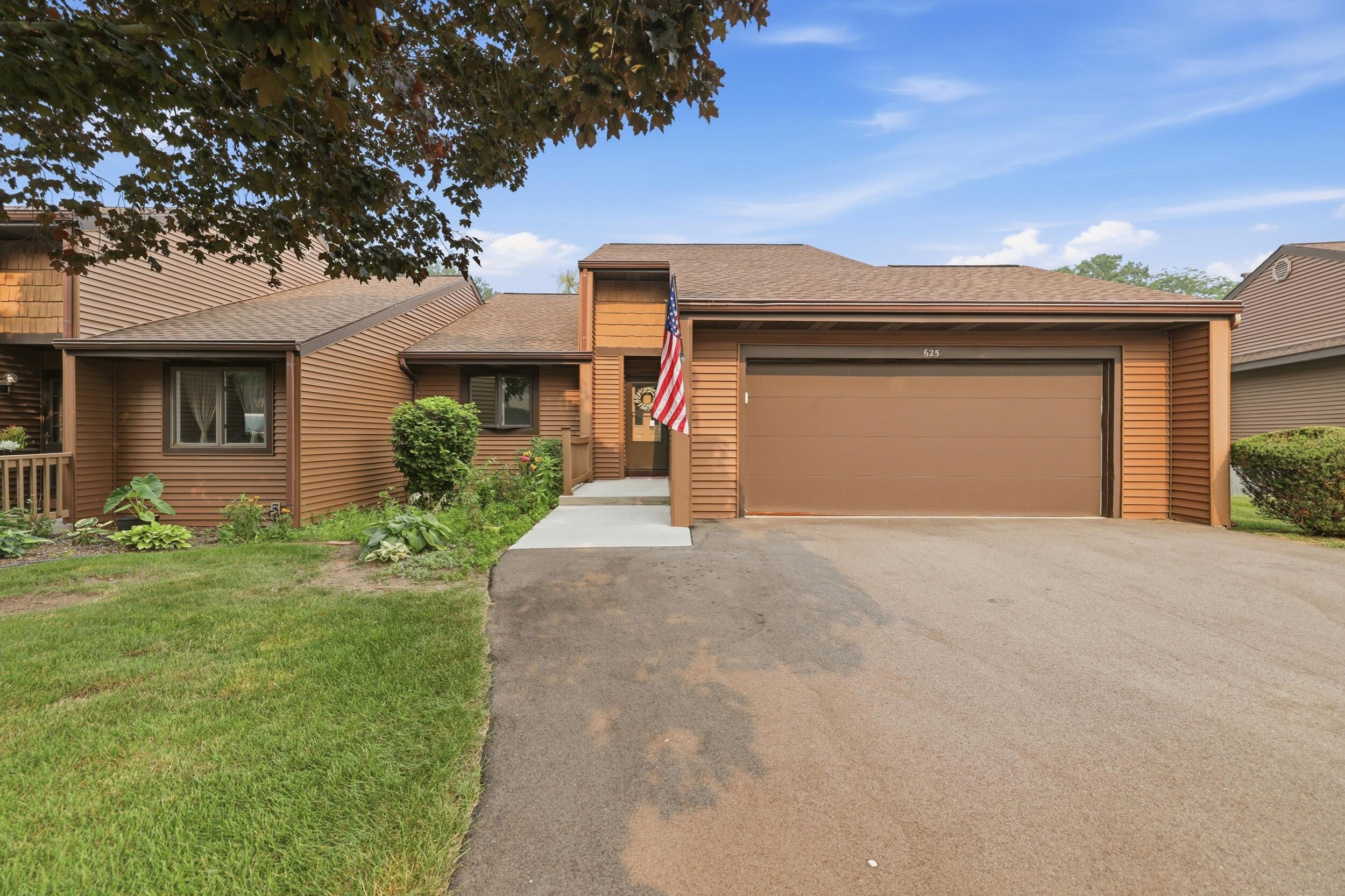625 Maple Creek Drive Unit: 35