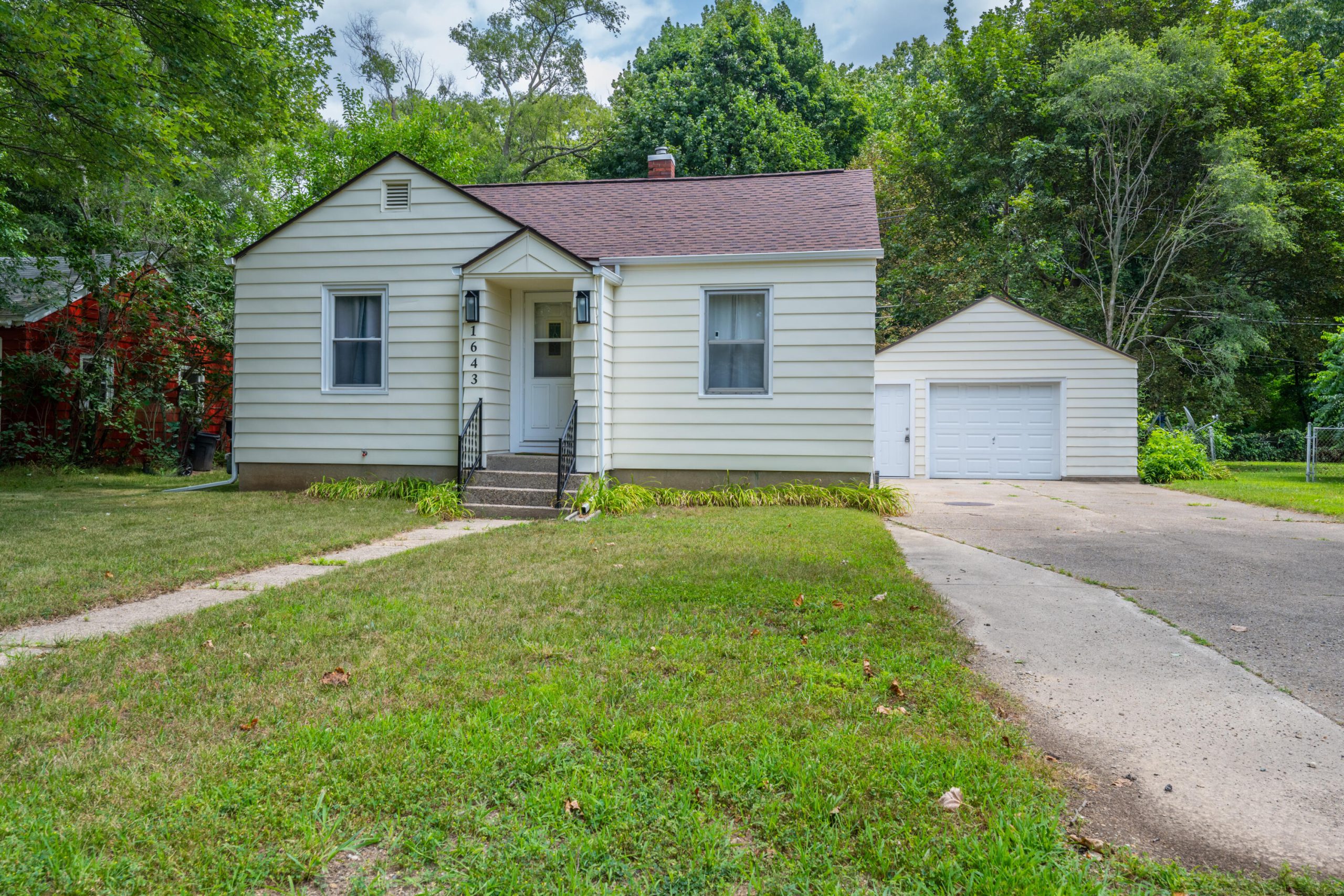 1643 Lyola Court