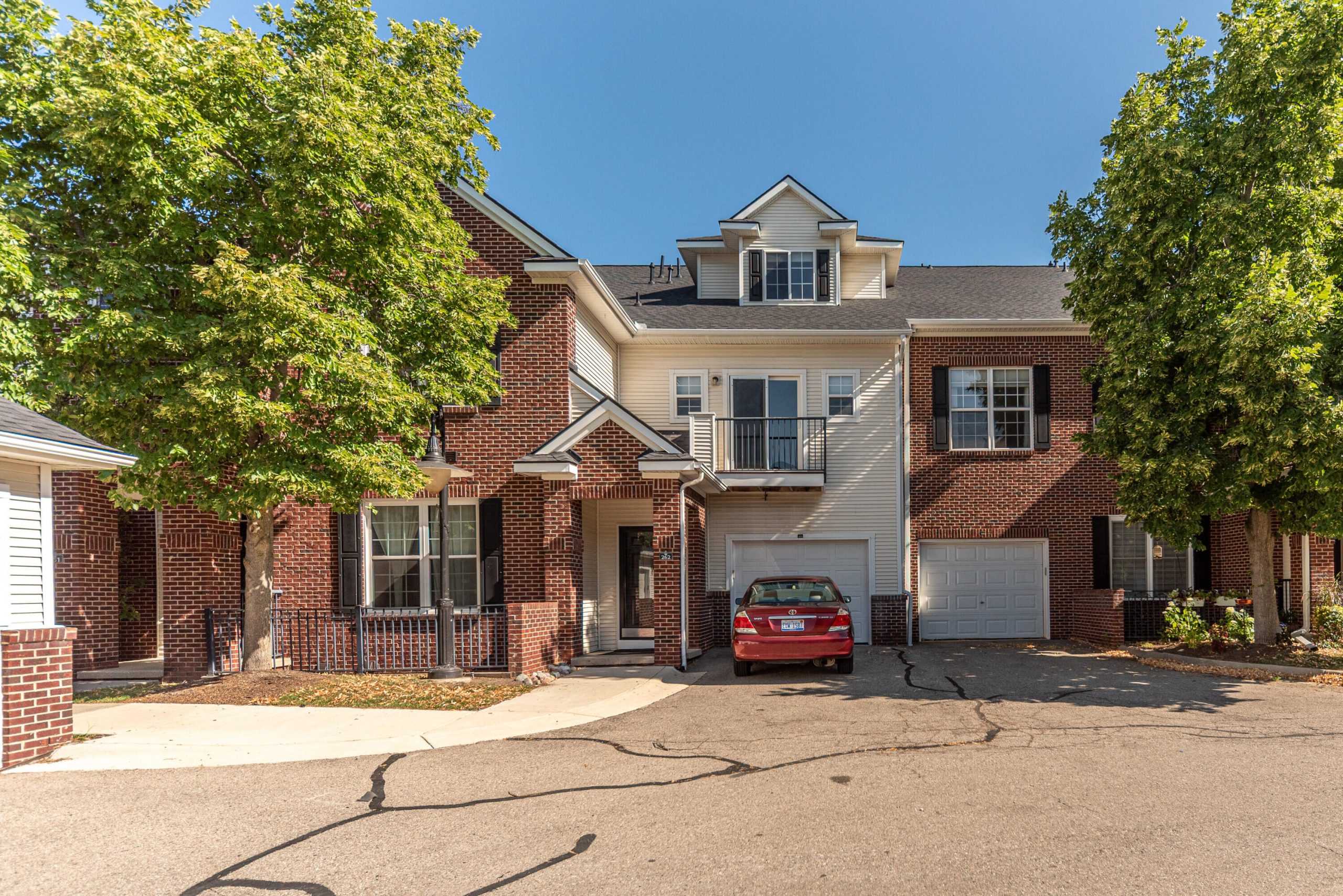 301 Scio Village Court Building: 301 Unit: 262