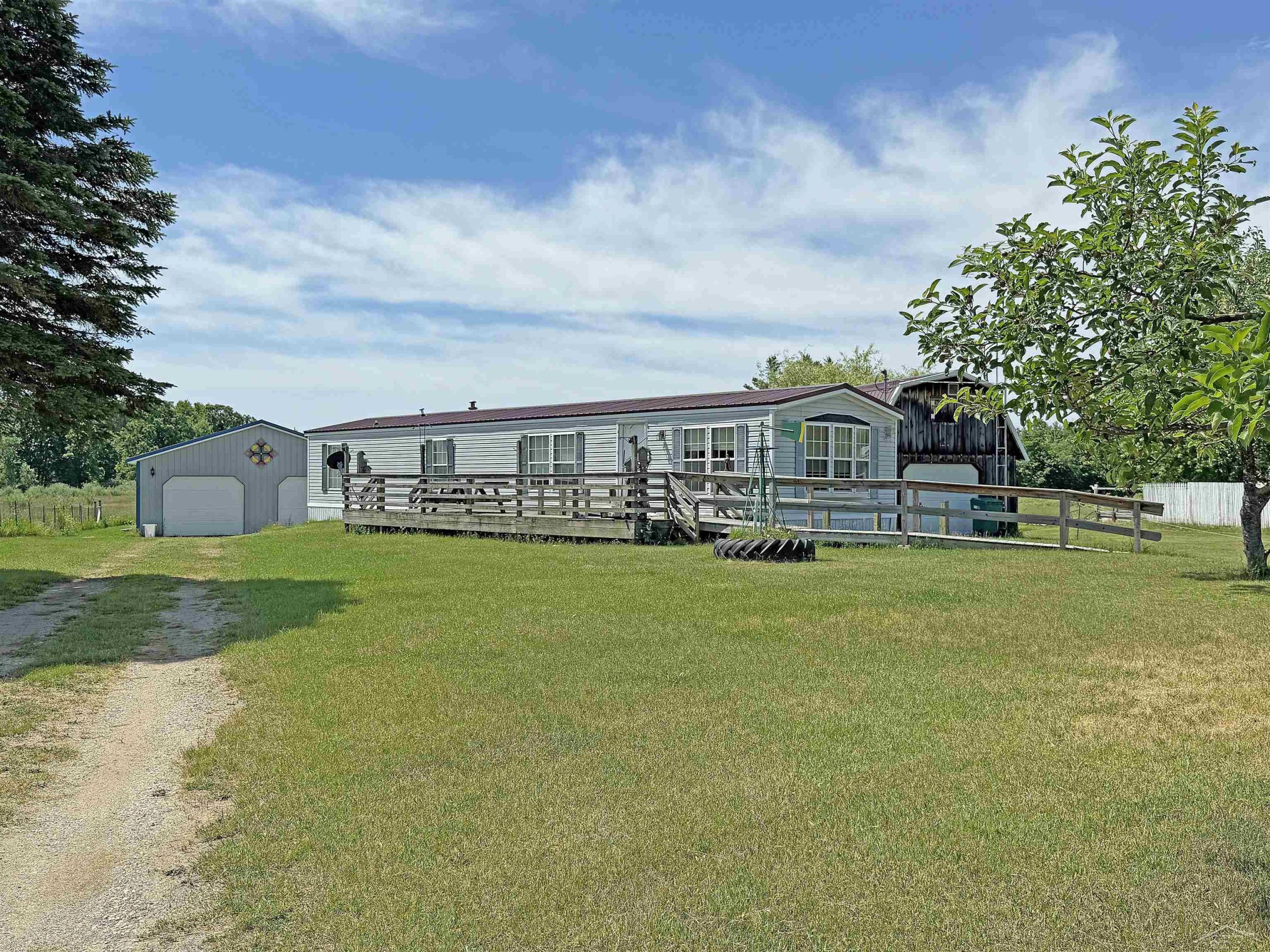 300 E Winegars RD