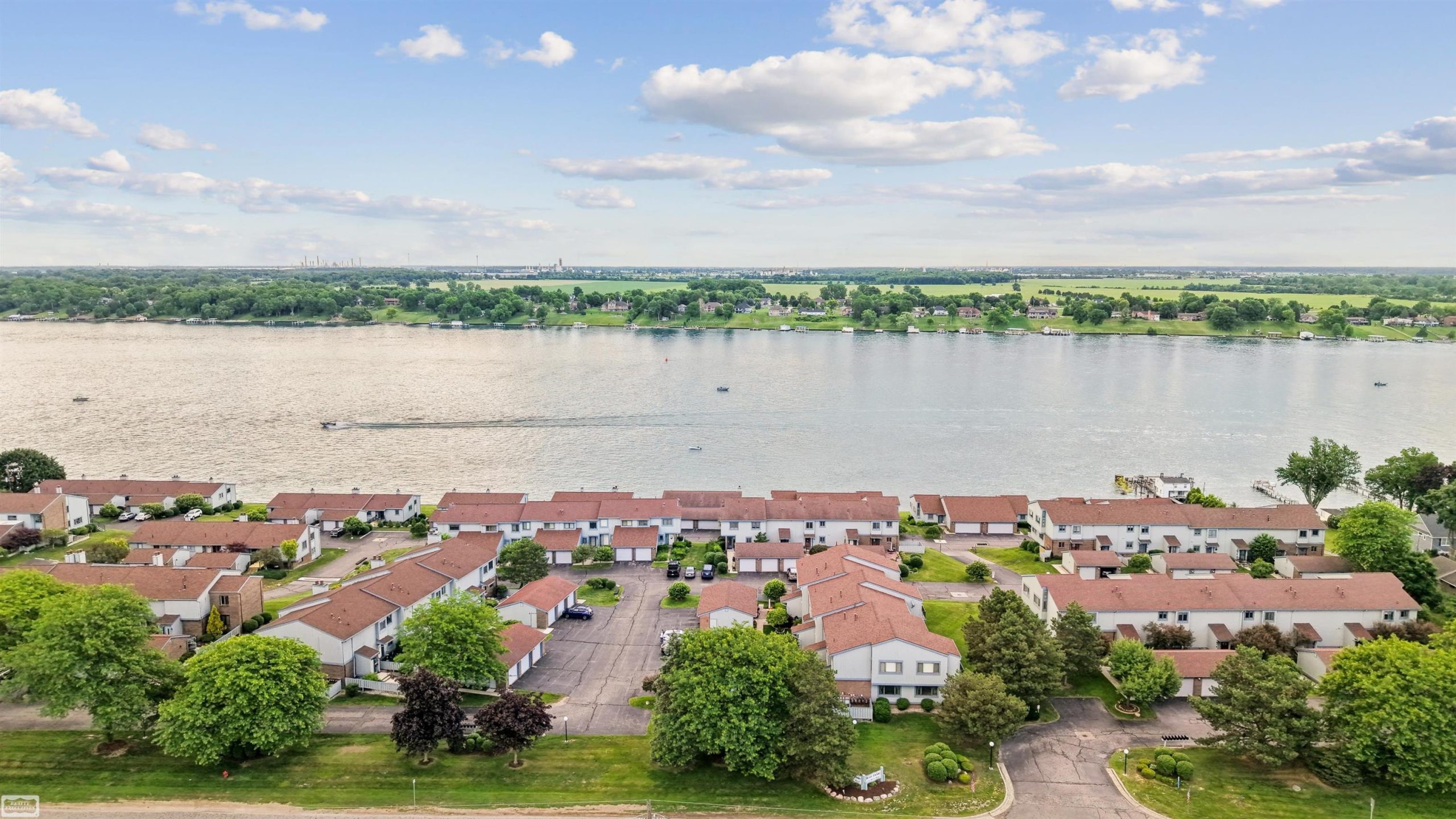 1715 River RD