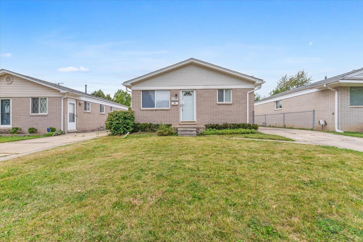 23021 Almond AVE