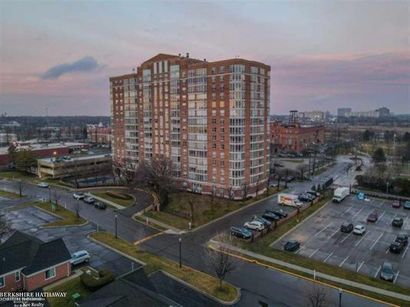 250 E Harbortown #1110 DR