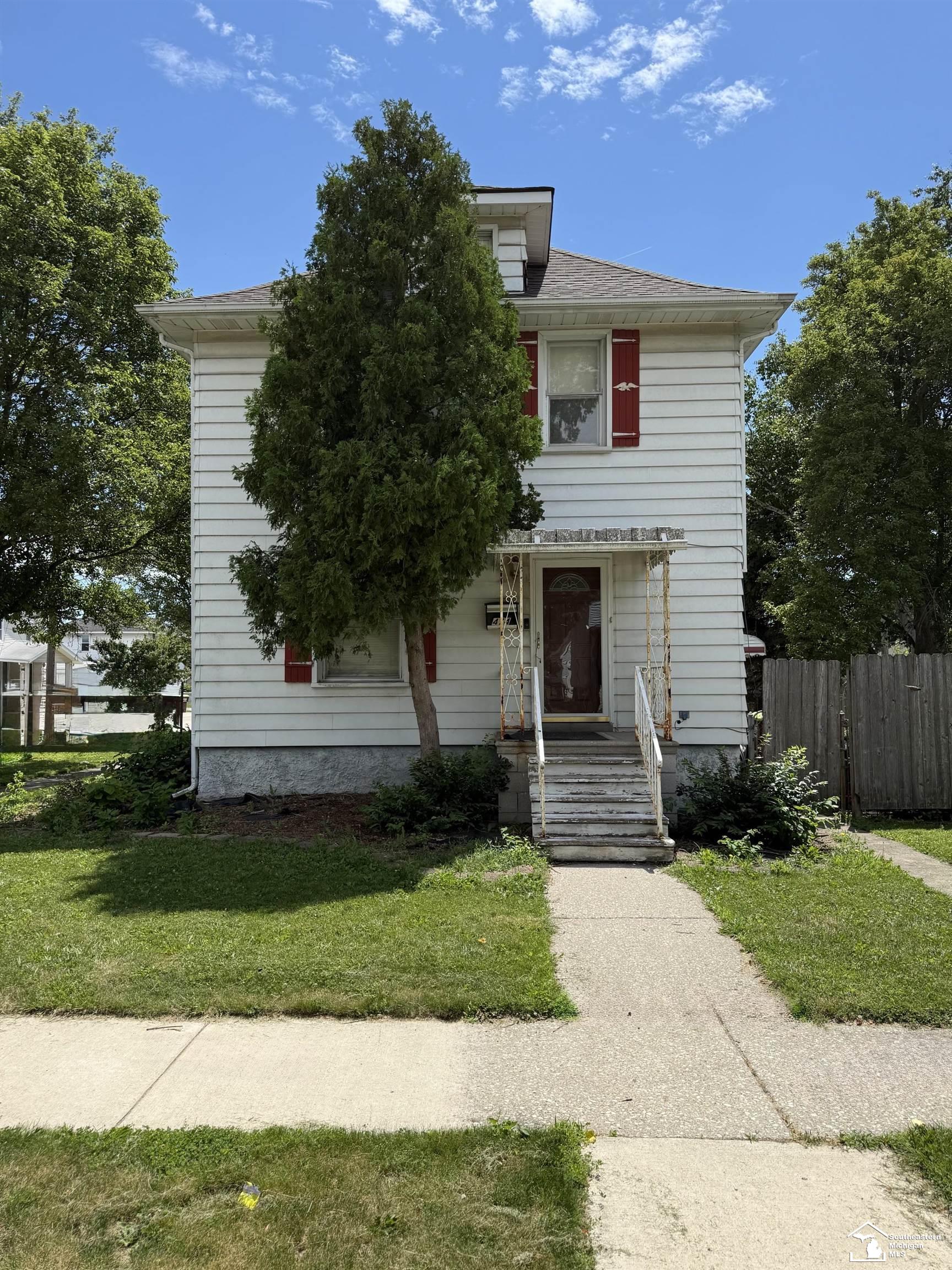 474 Riverview AVE