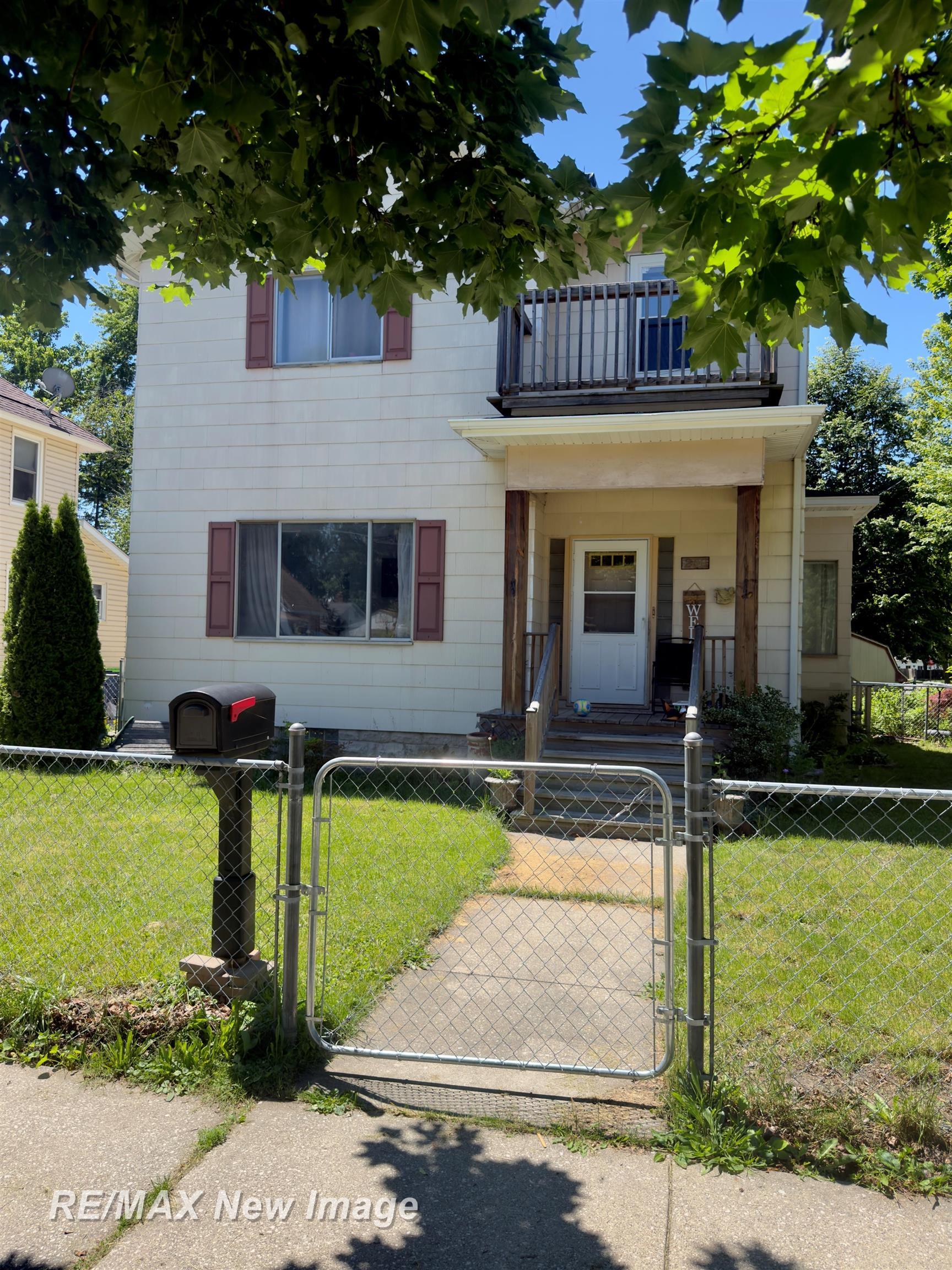 200 Raymond ST