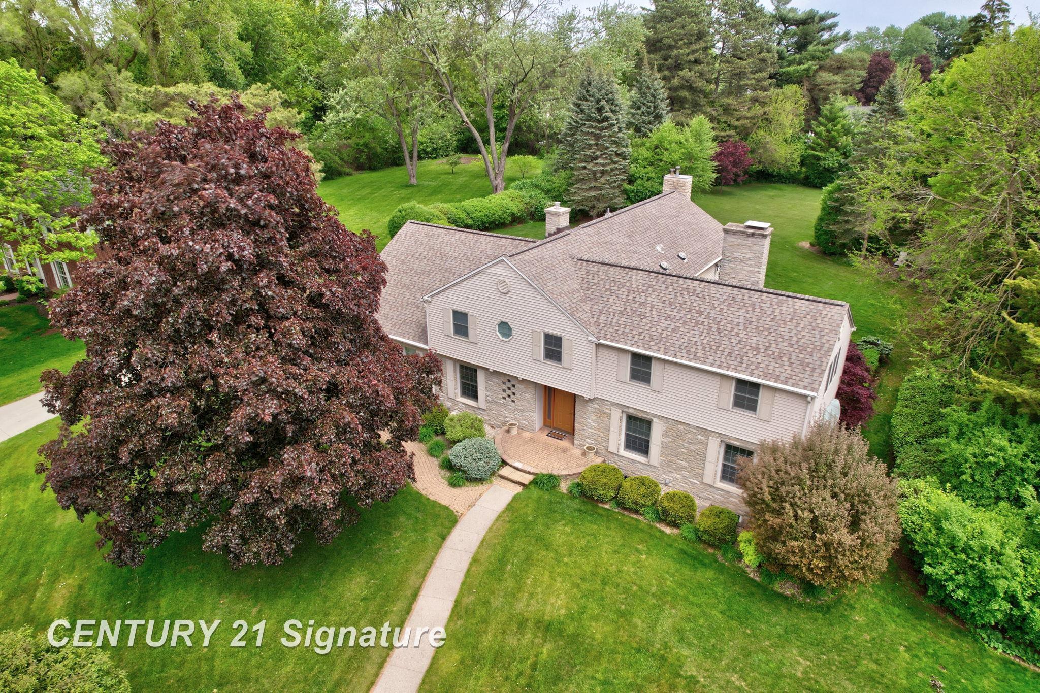 14 Edgewood RD