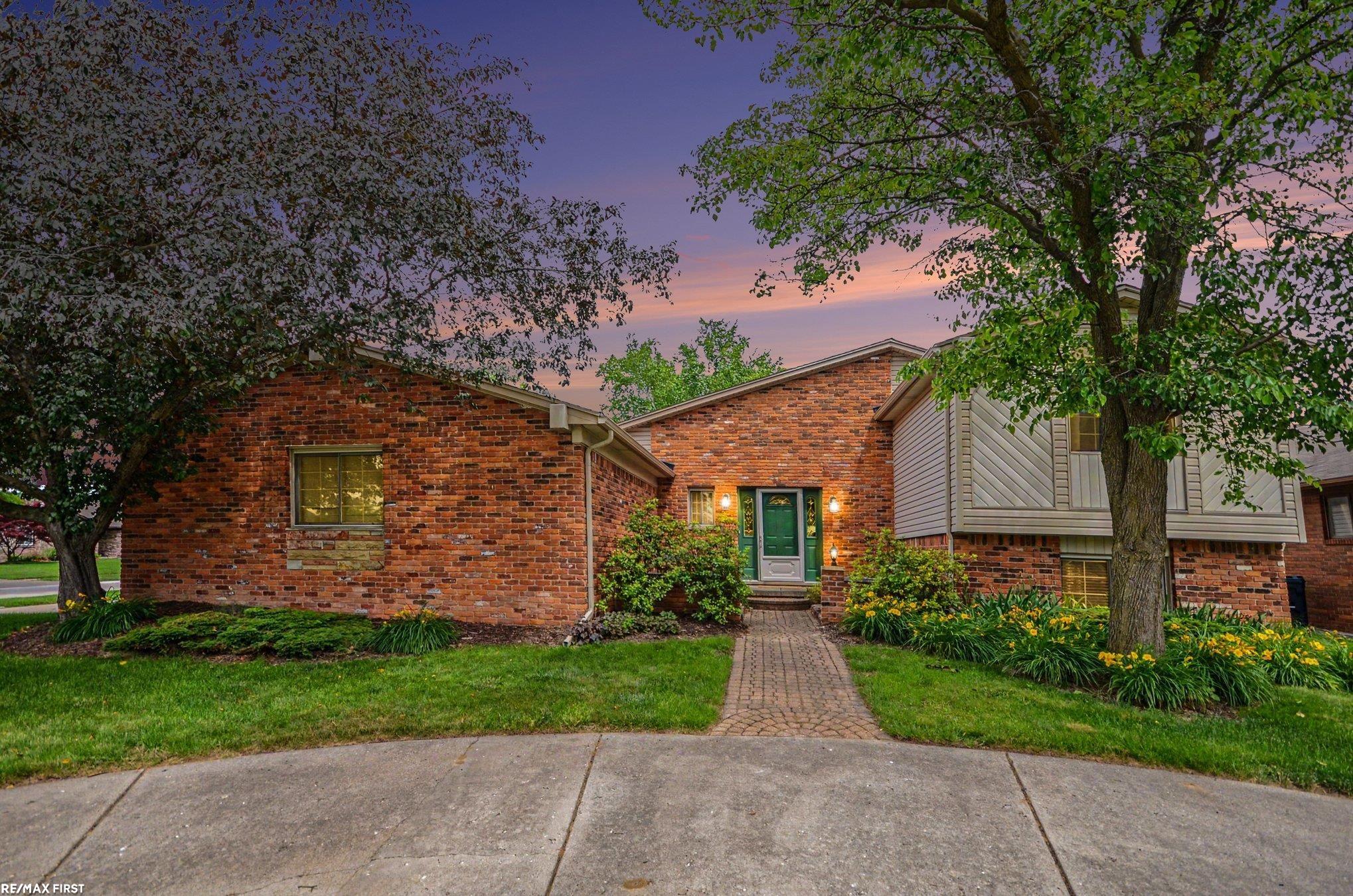 38258 Luxbury CT