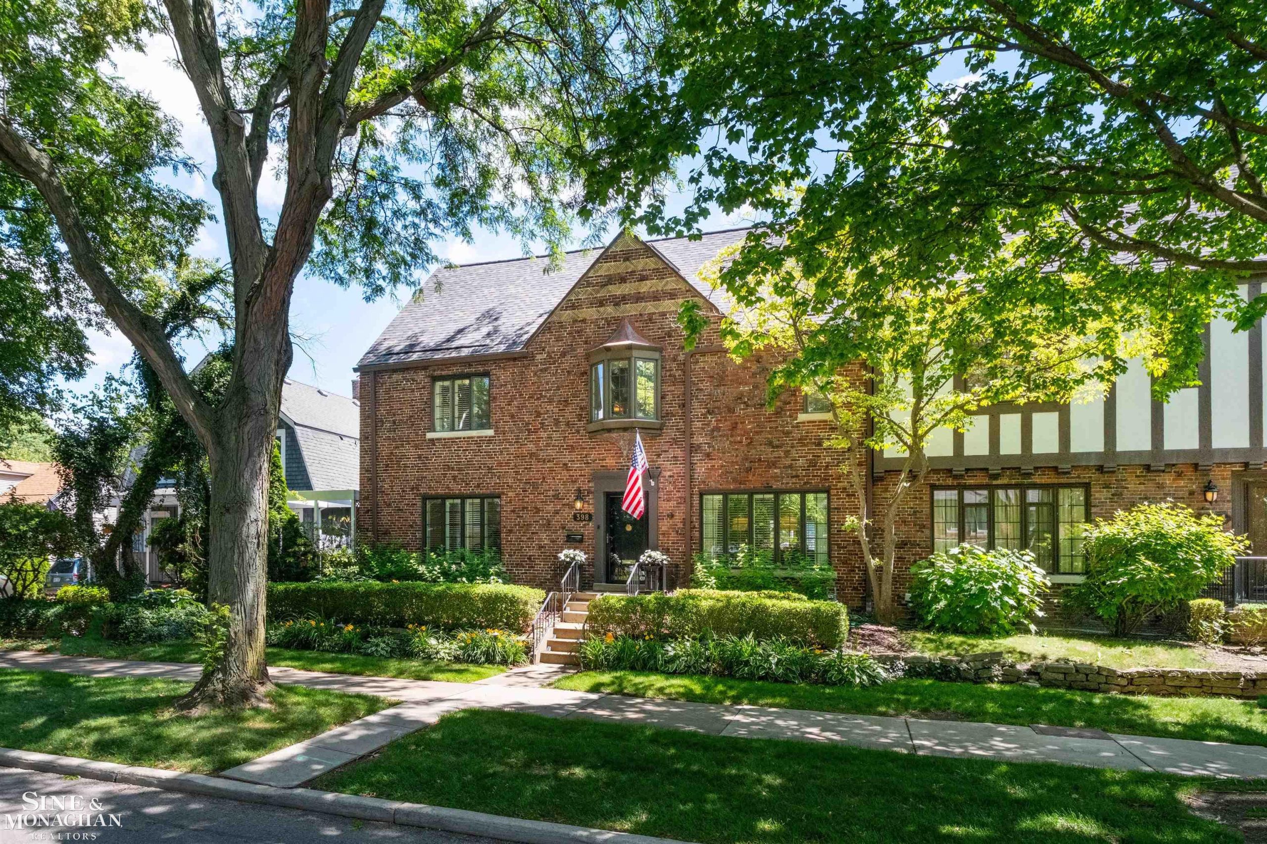 398 Rivard BLVD