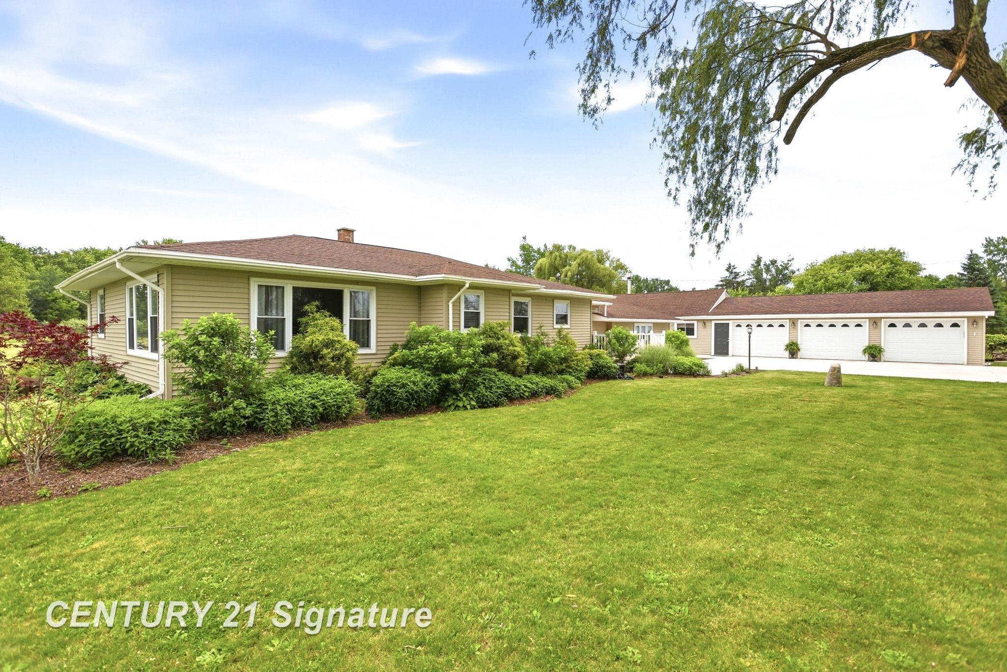 2051 S Brennan RD