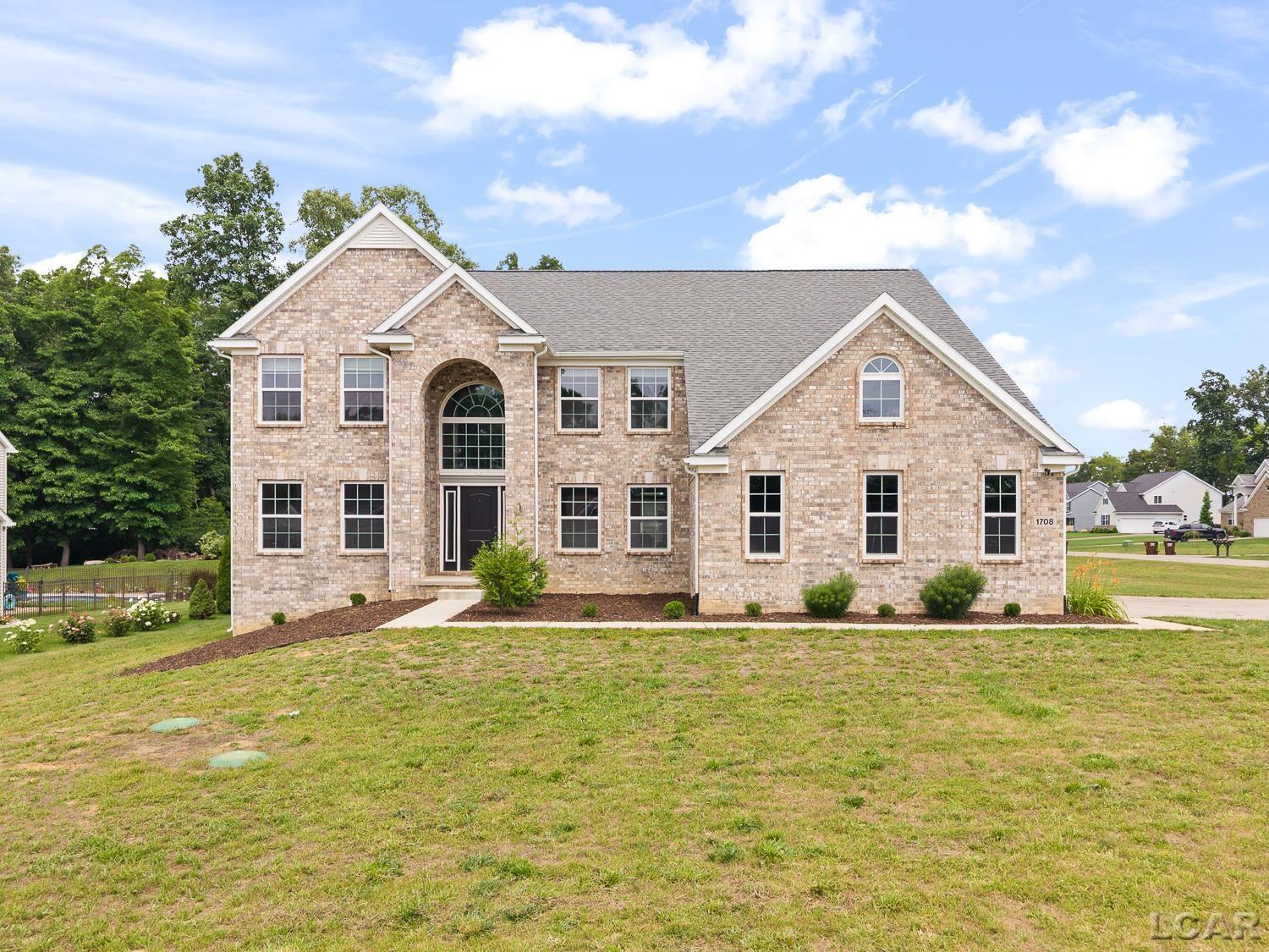 1708 Nicholas LN