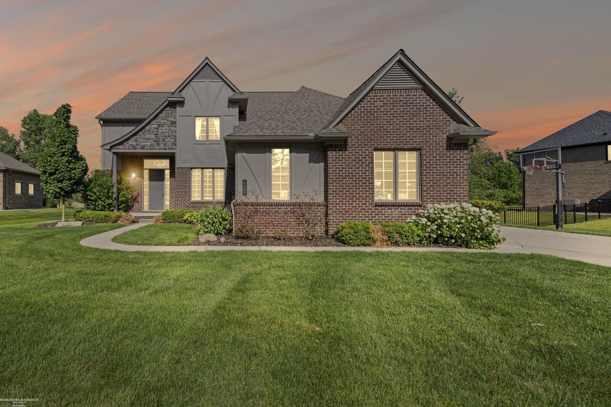 68242 Lake Angela Pointe ST
