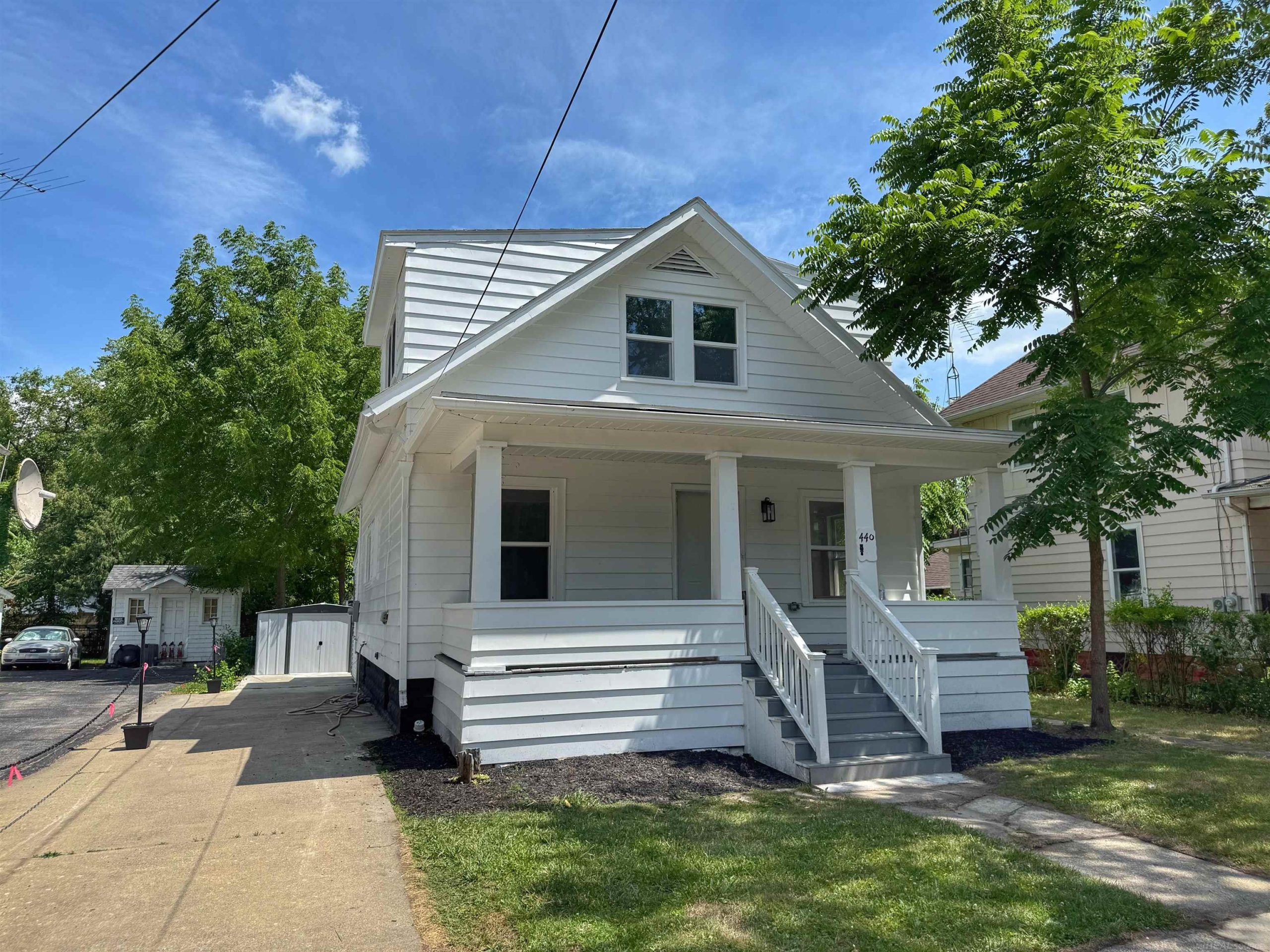 440 Sackett AVE