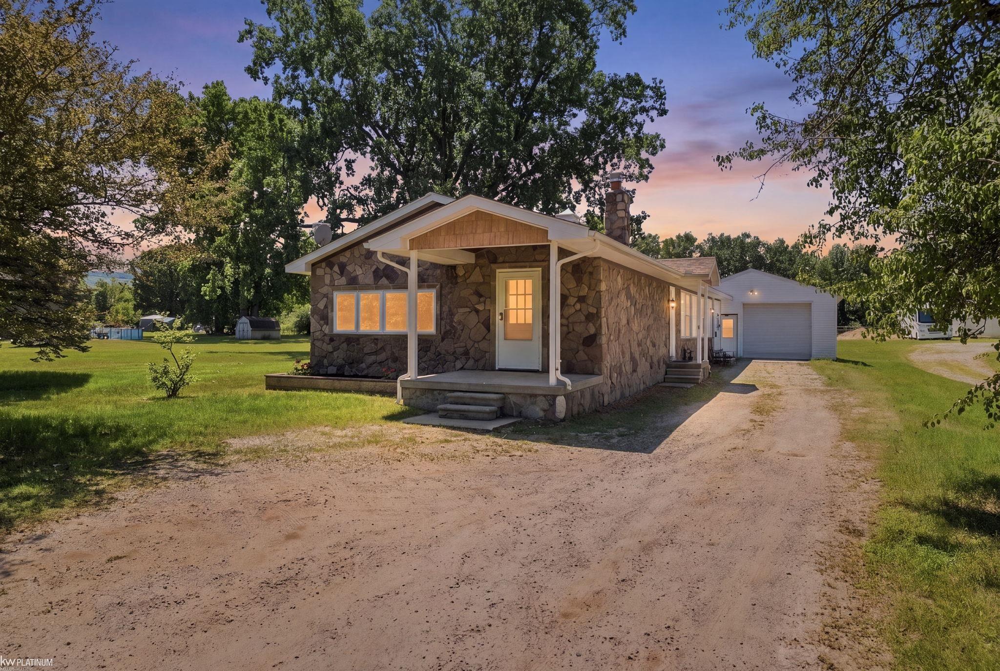 5469 Parker RD