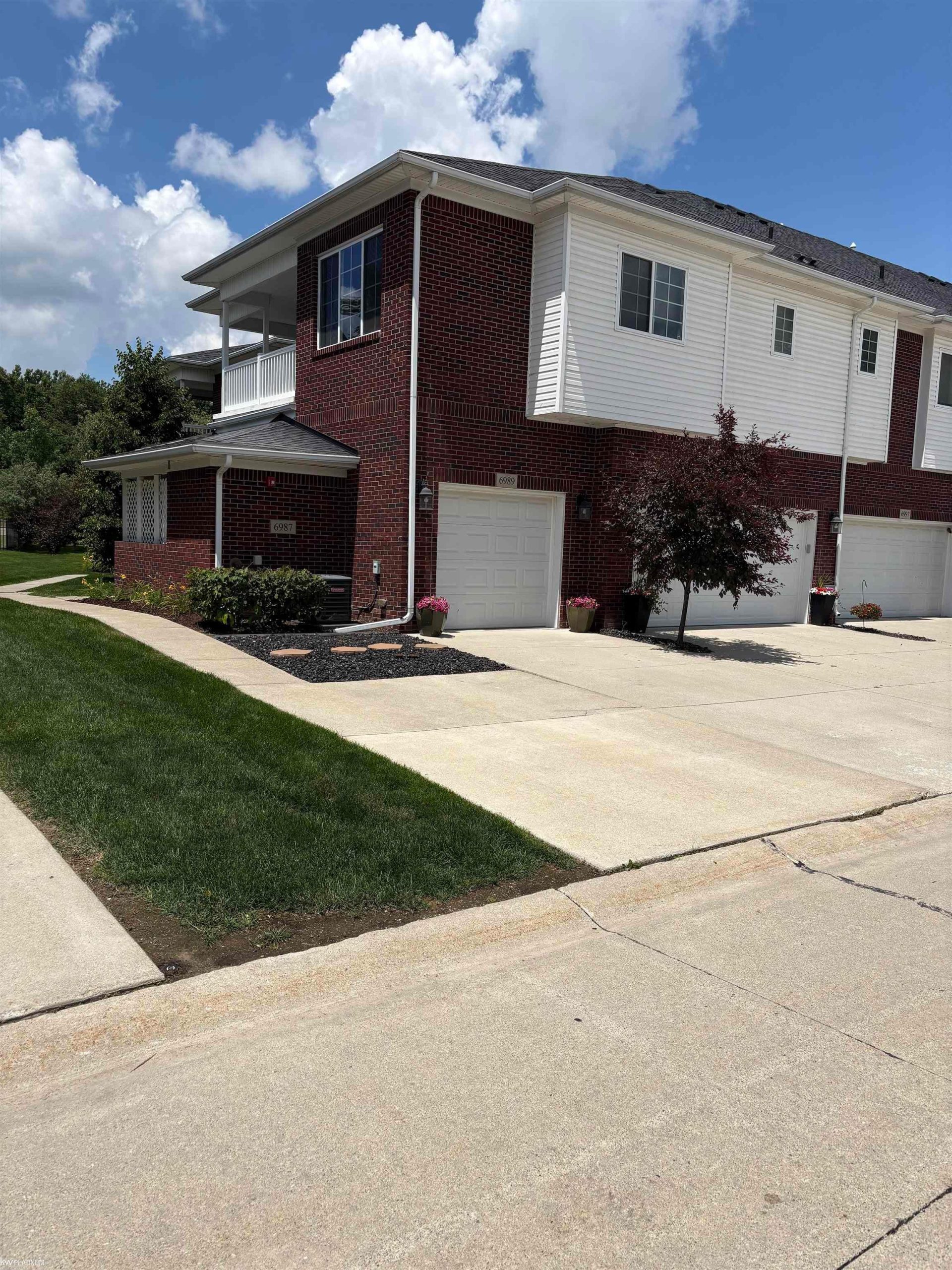 6989 Boulder Pointe DR