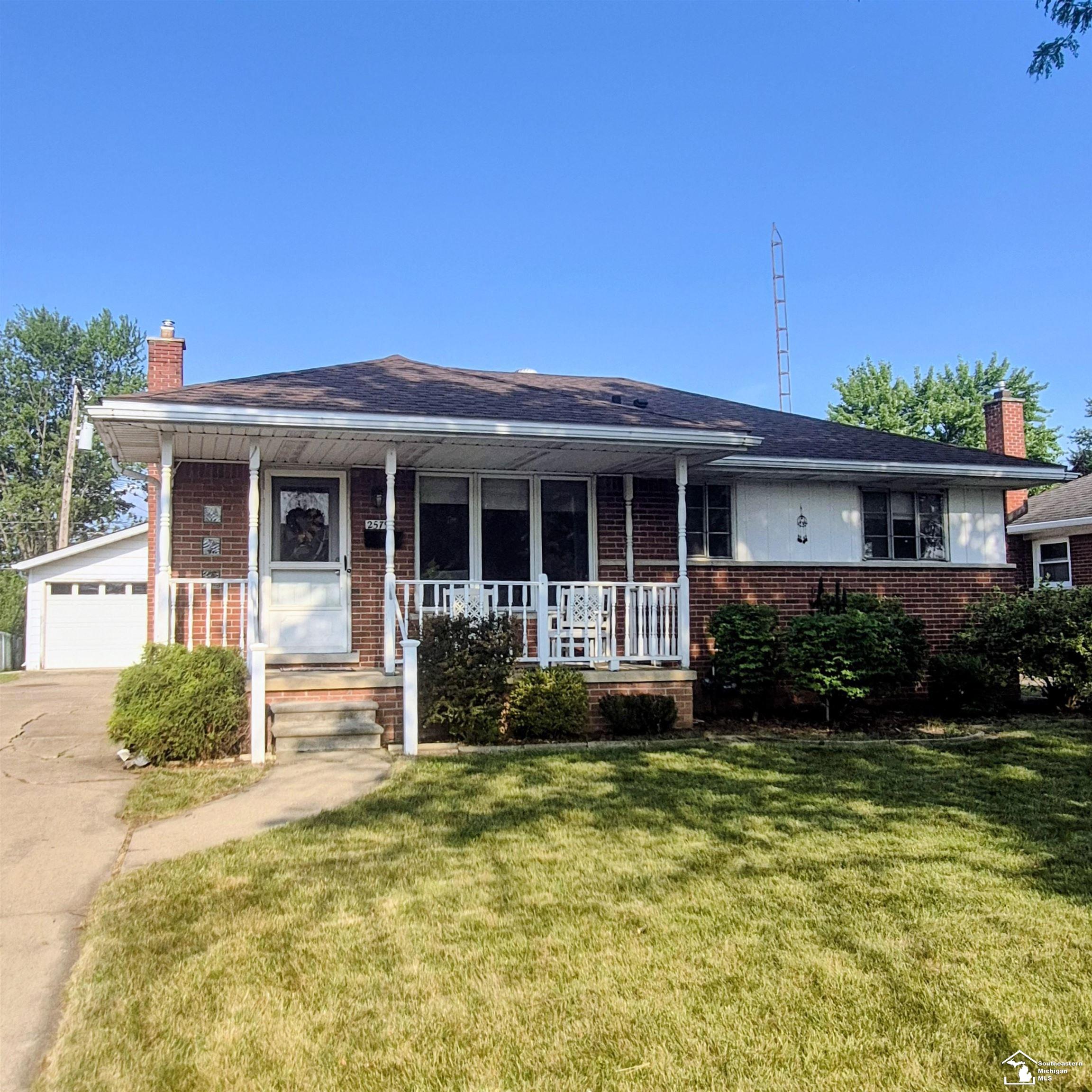 2579 Grange RD