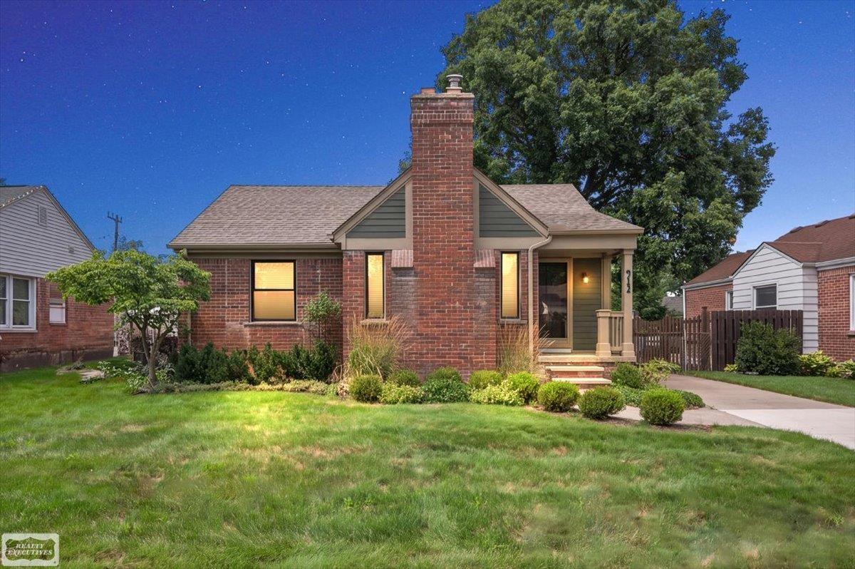 912 Cedar Hill DR