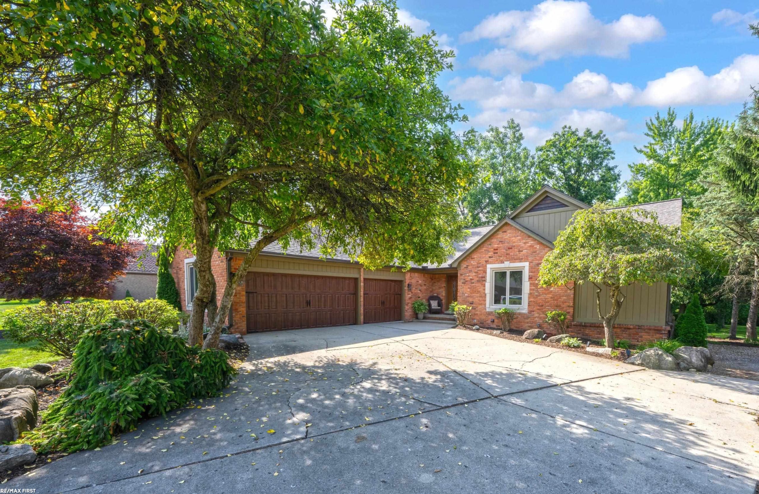 1734 Snowden CIR