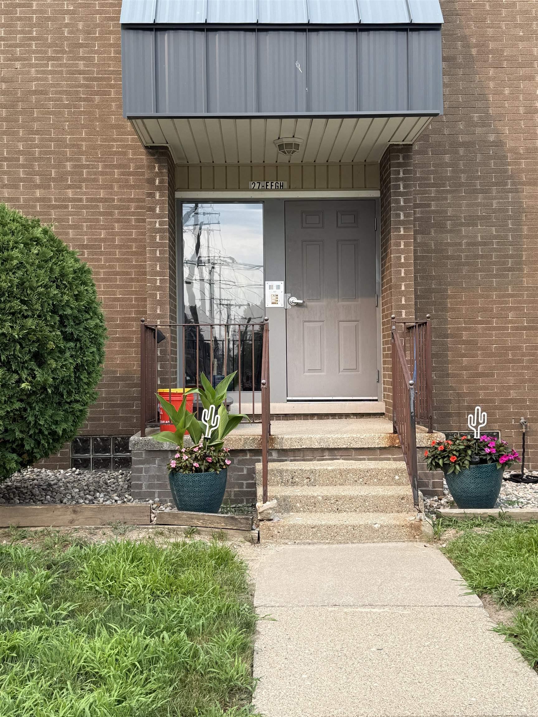 27 Dickinson Unit E ST