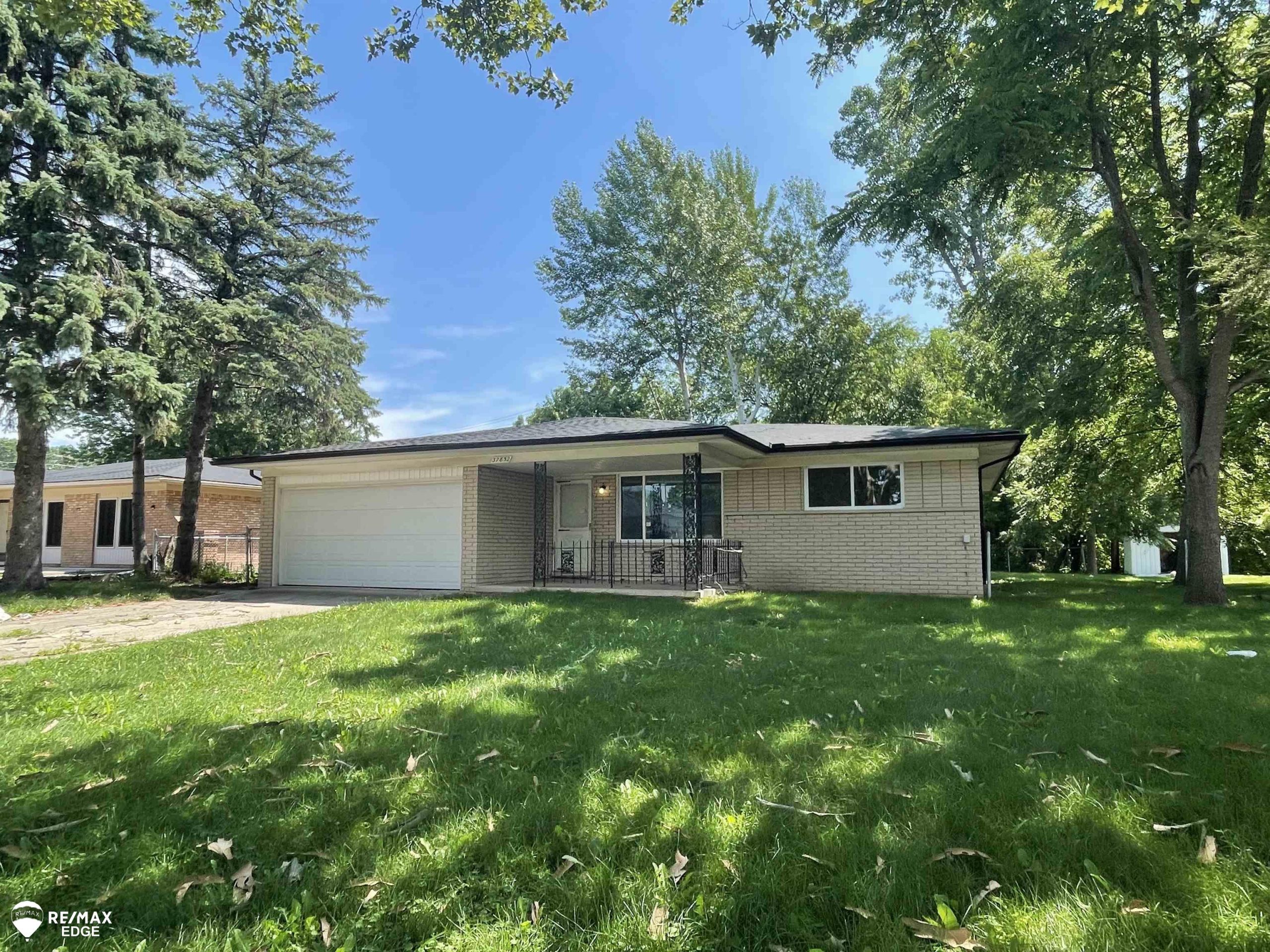 37852 Lola DR