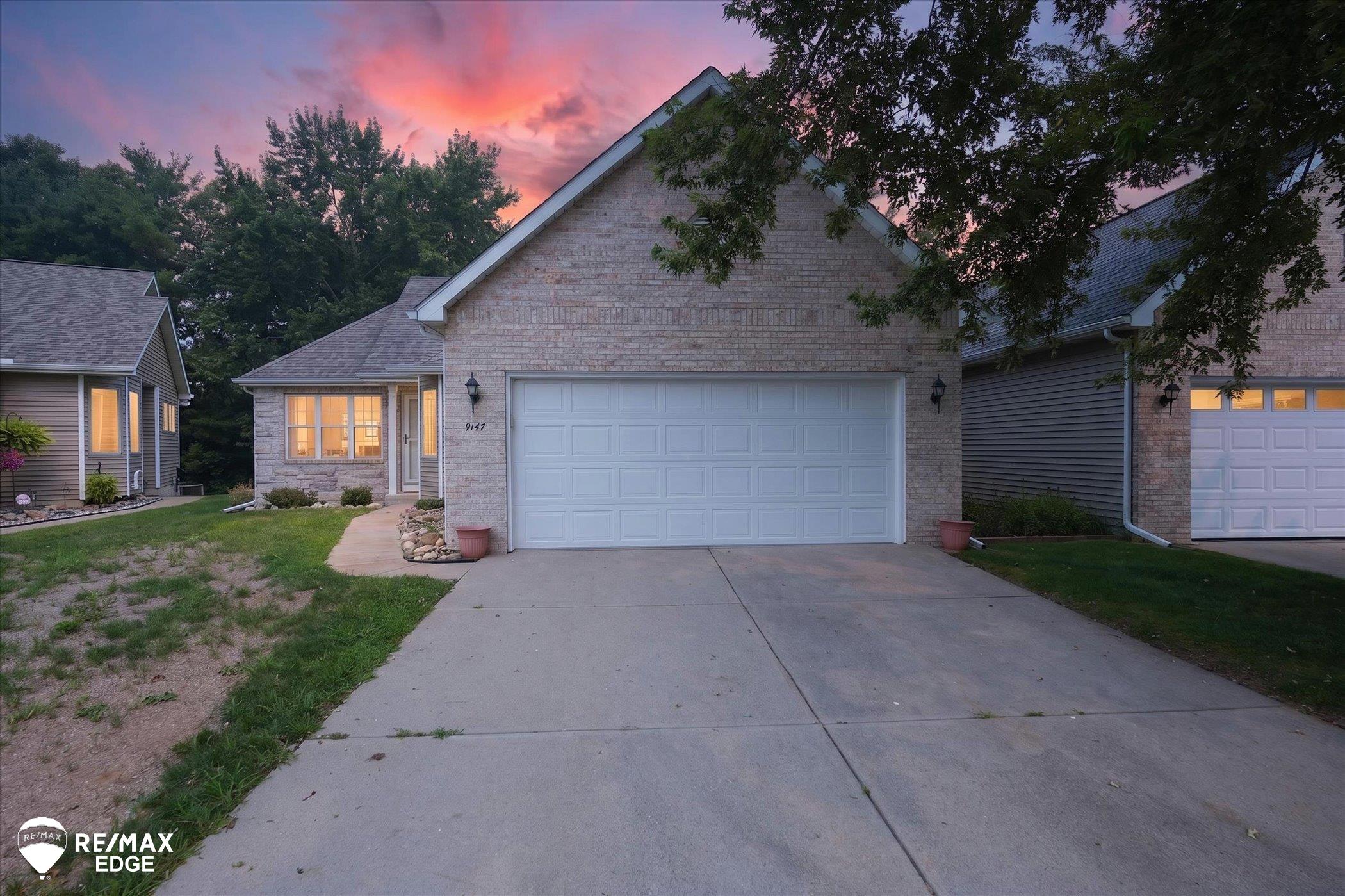 9147 Emily DR