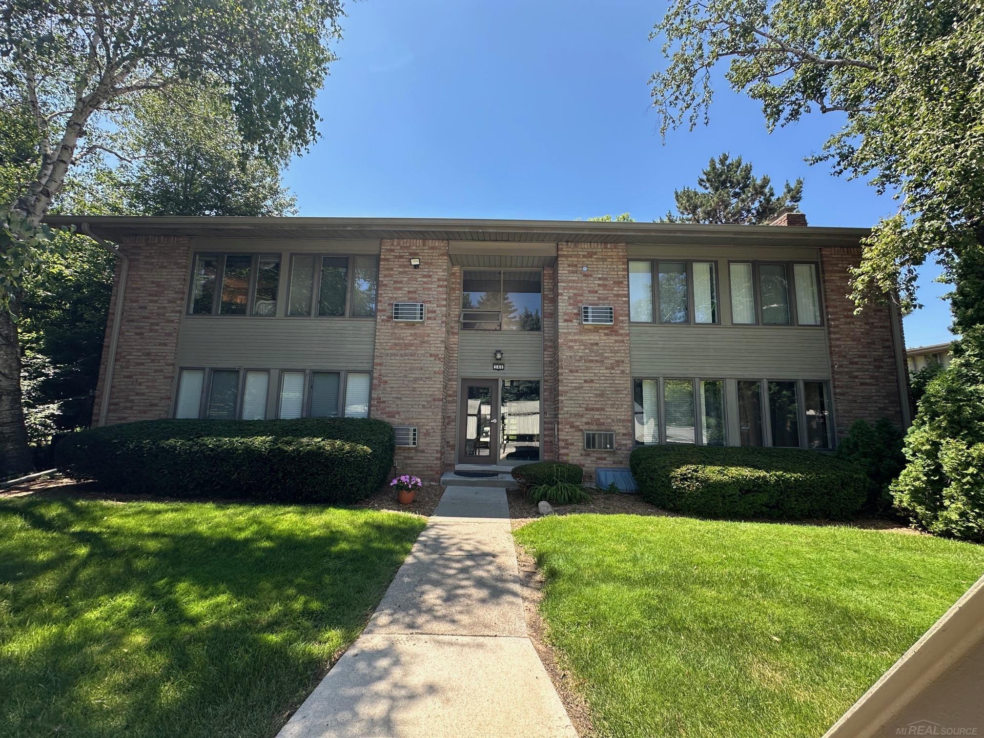 340 Concord PL