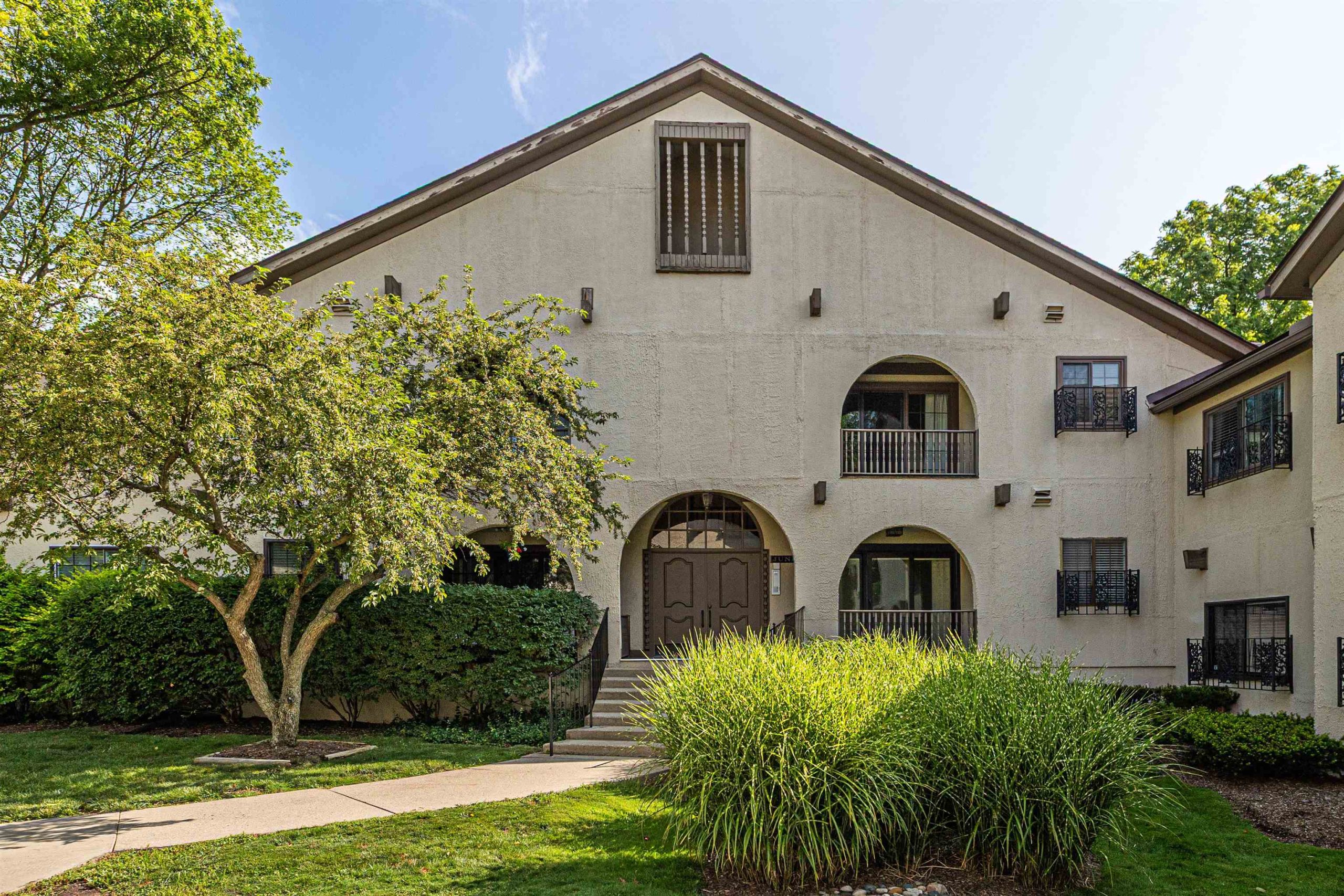42160 WOODWARD #40 AVE