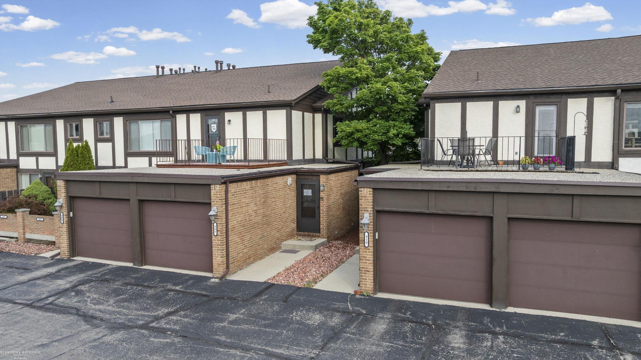 408 Country Club DR