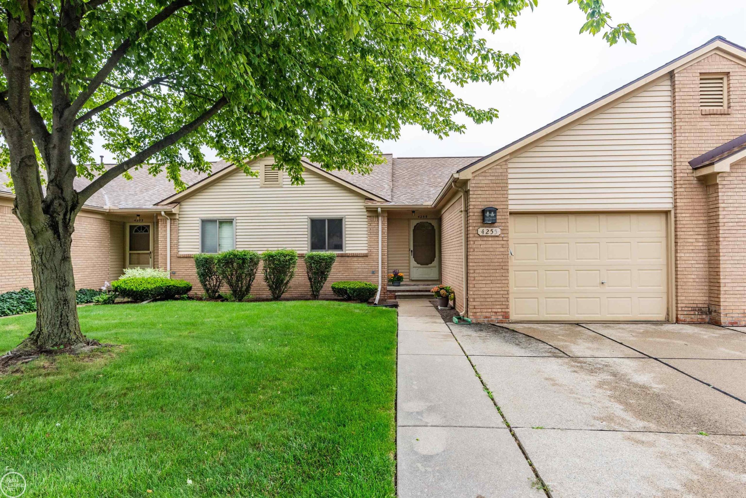 4255 John Paul CT
