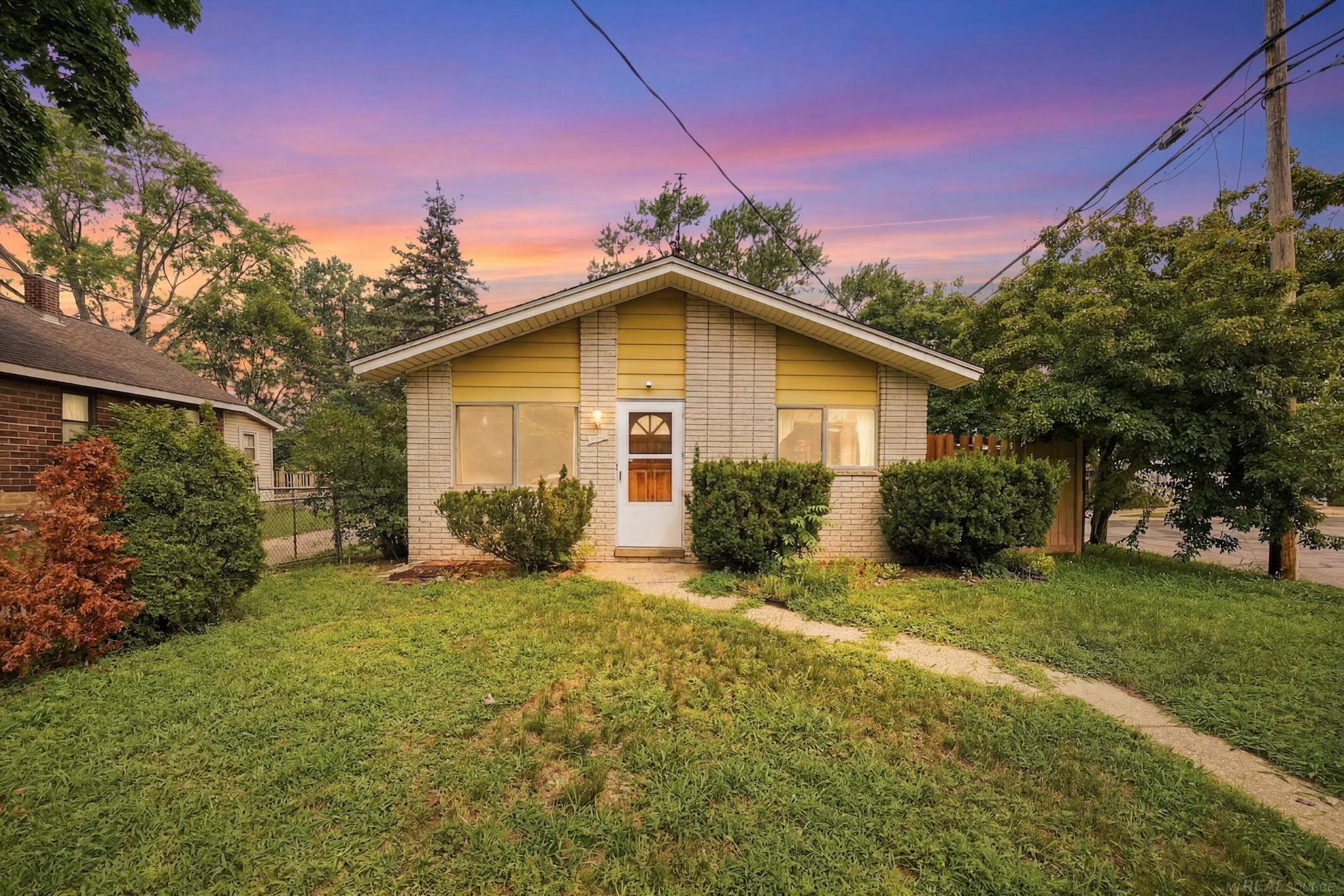 1069 Urbancrest DR