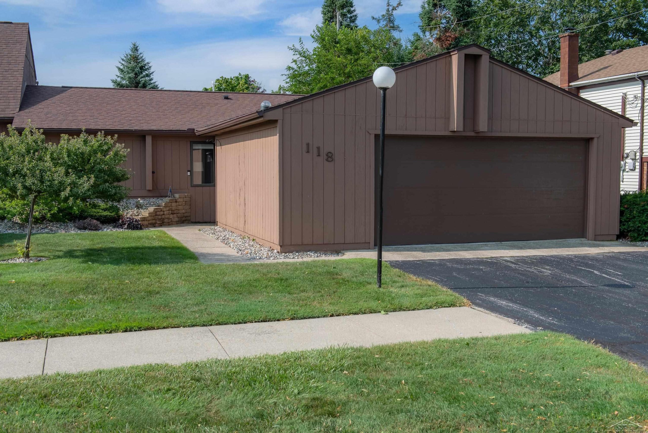 118 Darley AVE