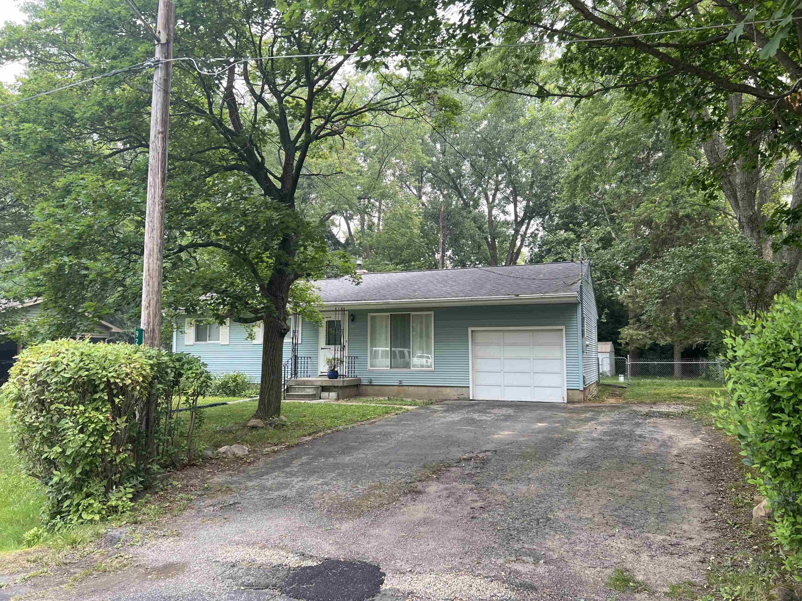 9222 Maplewood