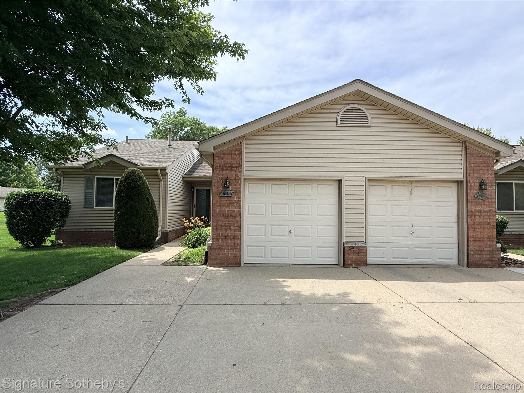 24381, Juliet, Center Line, Michigan, 48015
