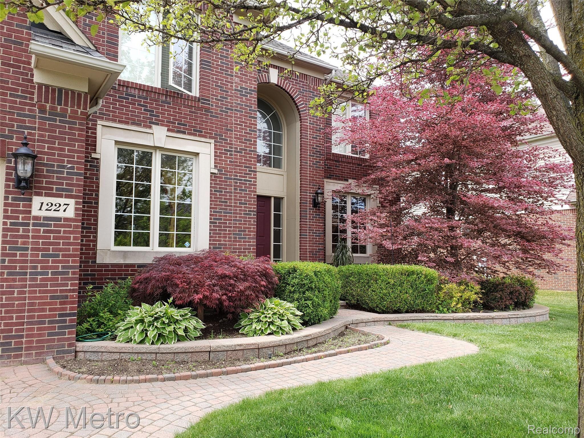 1227, LETICA, Rochester, Michigan, 48307
