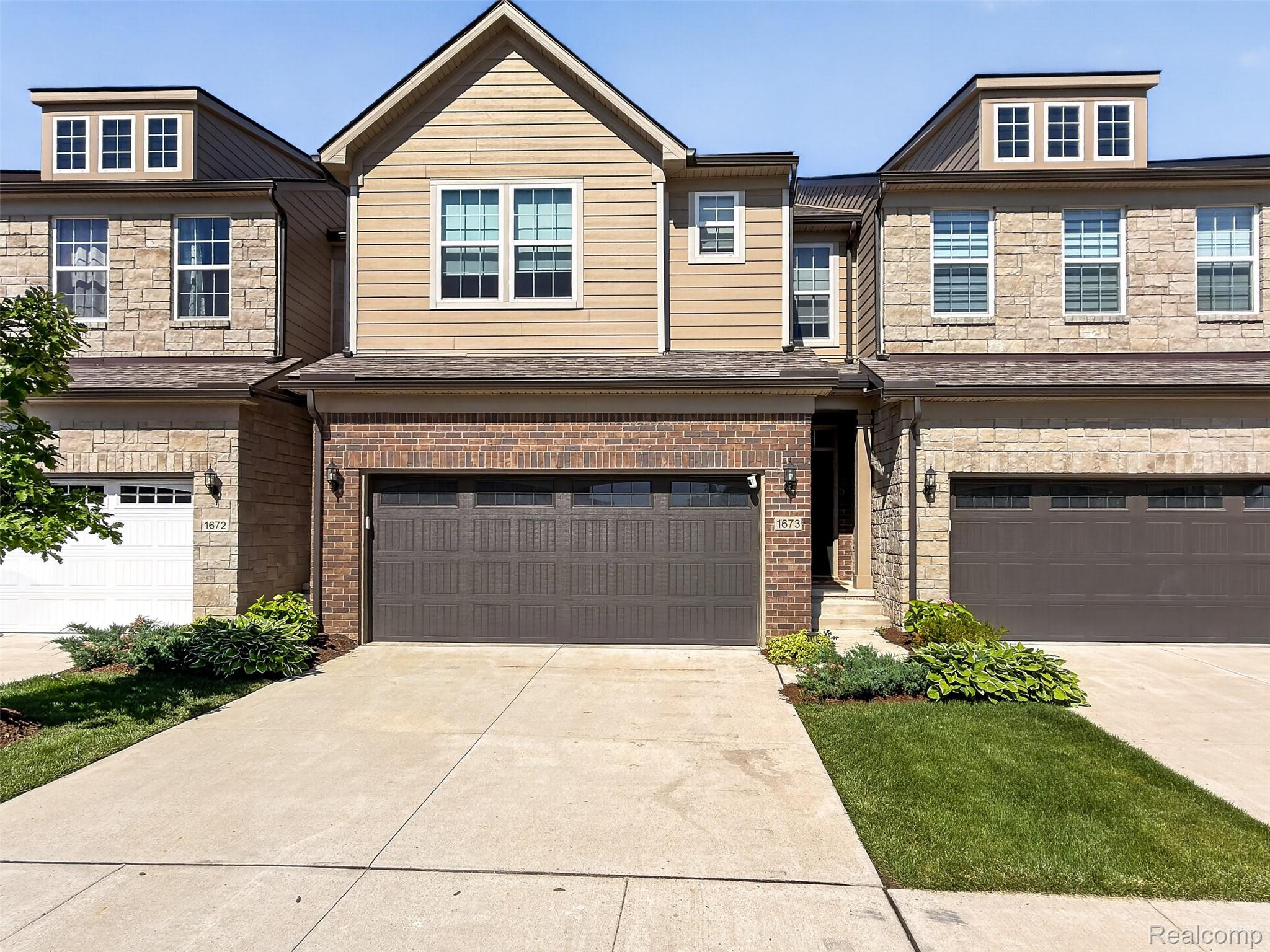 1673, Addison, Commerce Twp, Michigan, 48390