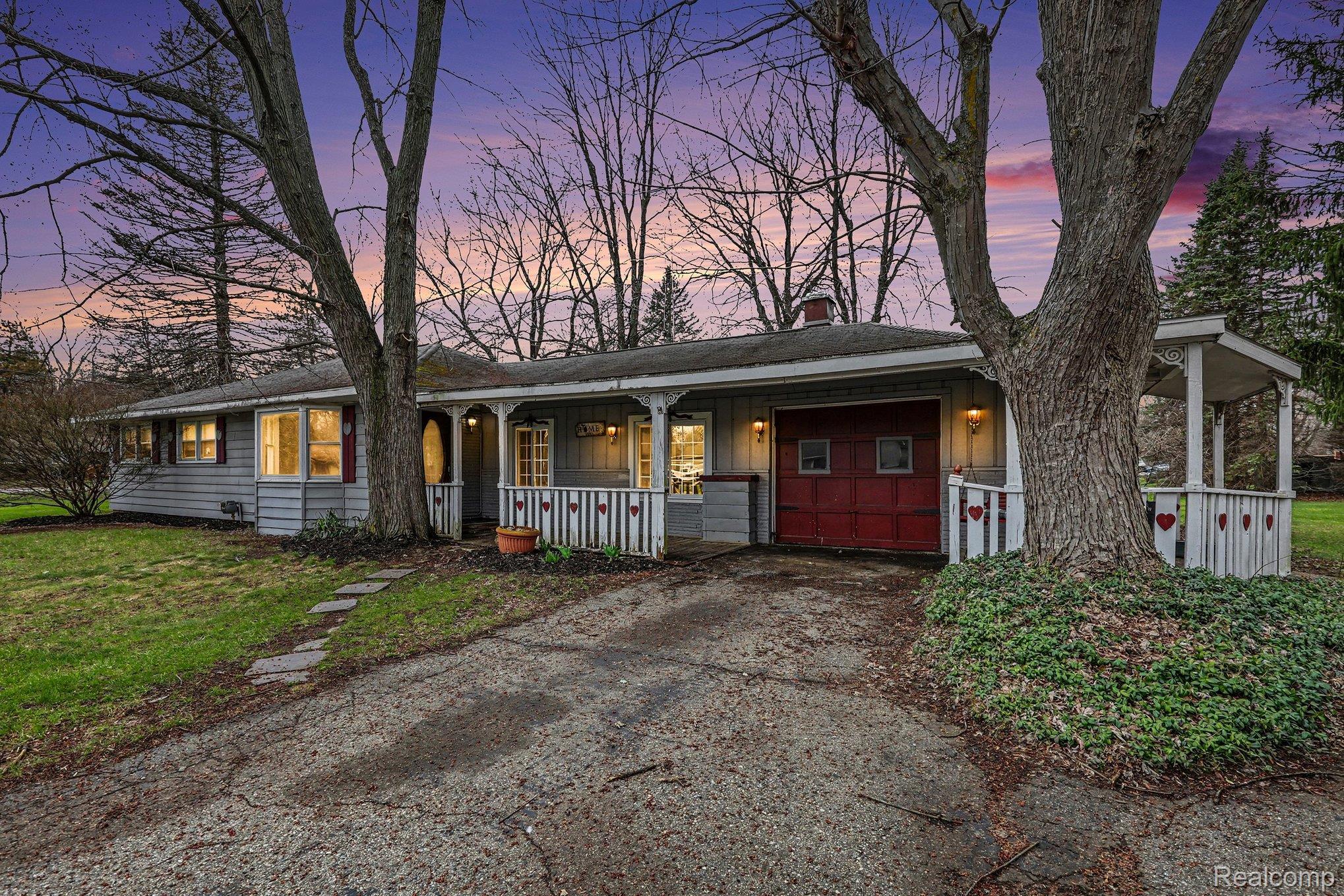 1260, Gilbert, Flint, Michigan, 48532
