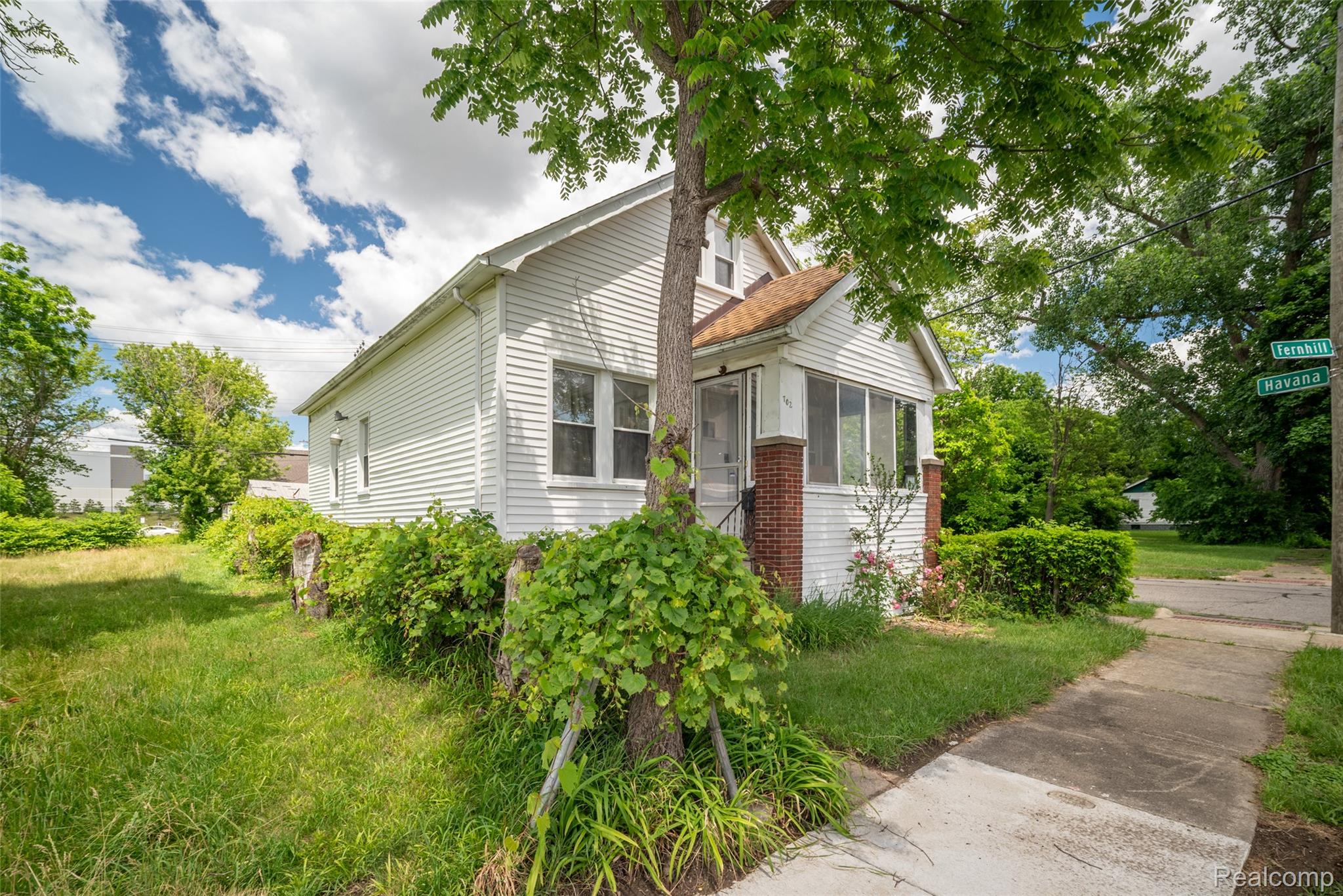 702, Fernhill, Highland Park, Michigan, 48203
